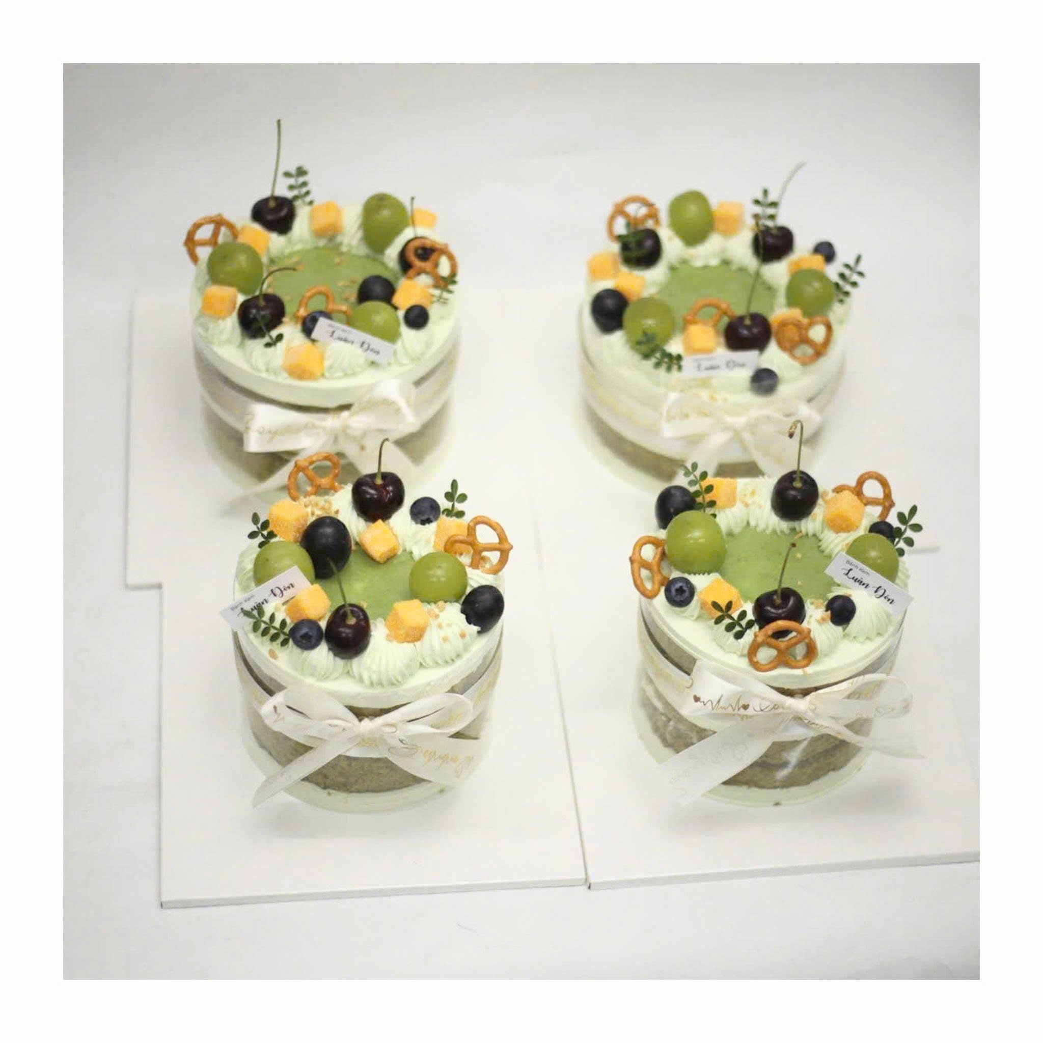 Set bánh kem trái cây xanh