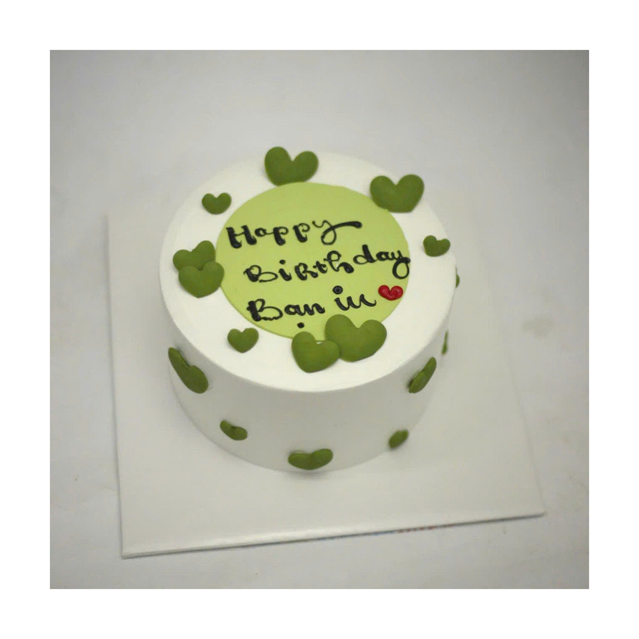 Bánh trái tim xanh tối giản