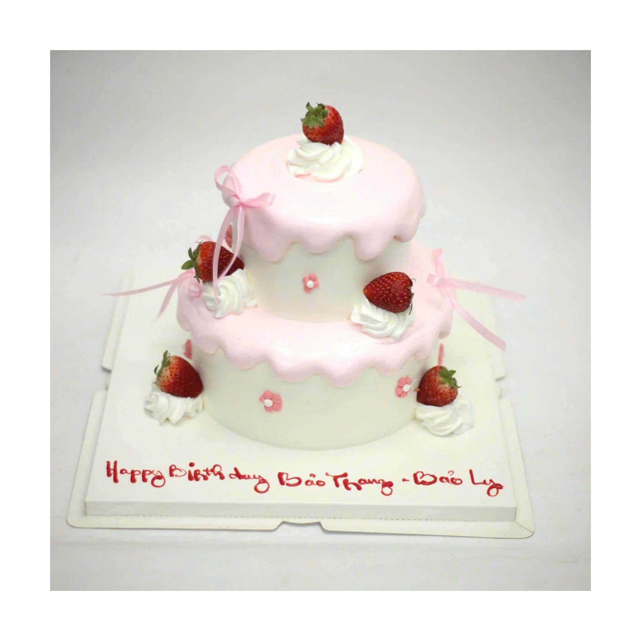 Bánh hai tầng dâu hồng