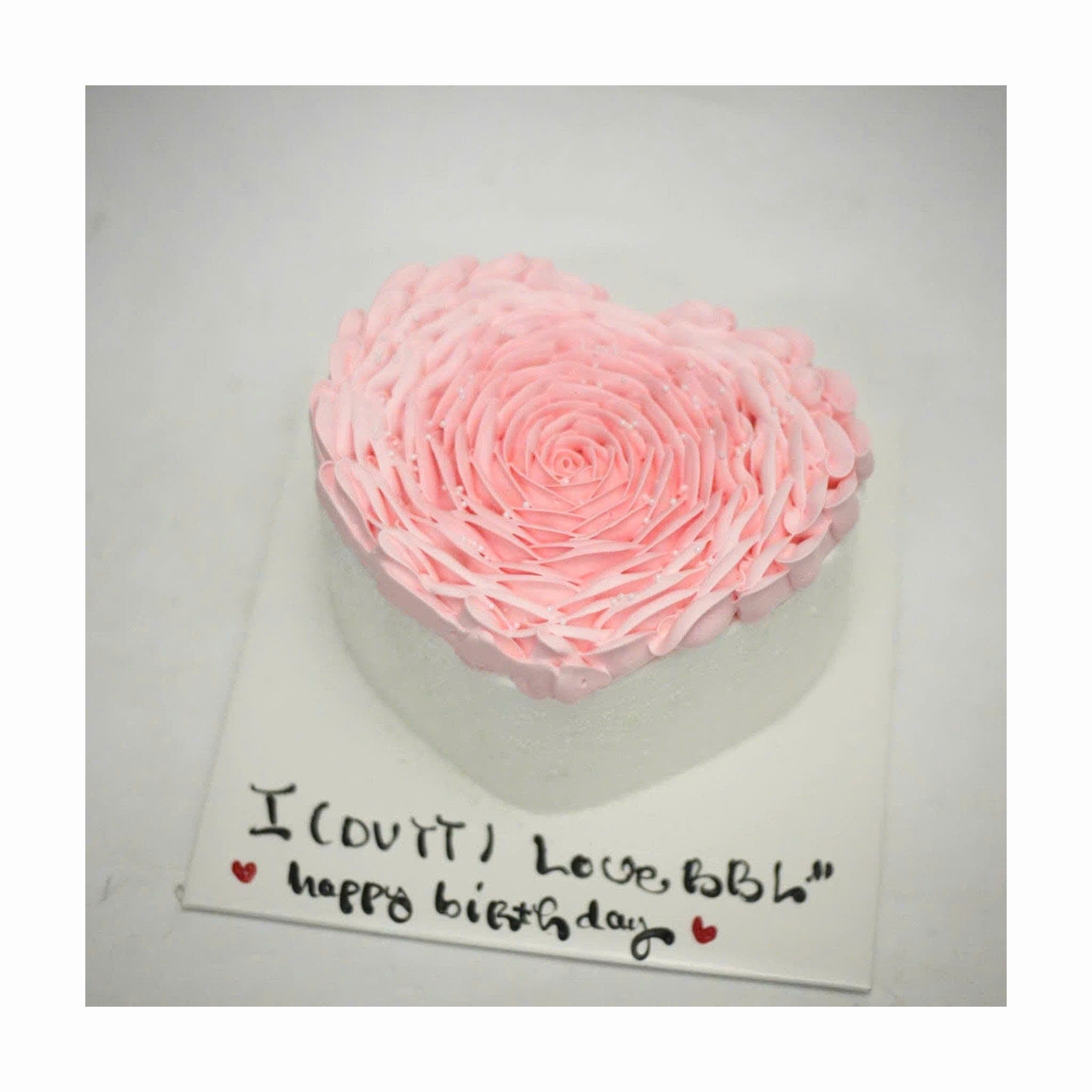 Bánh tim hoa kem hồng