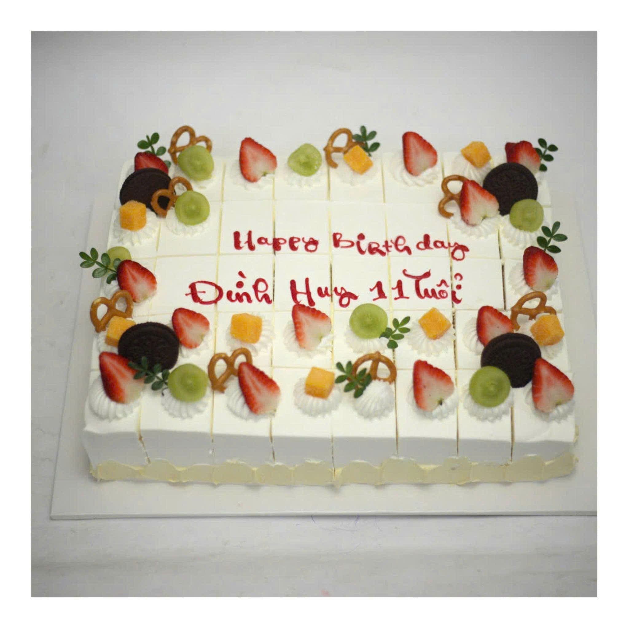 Bánh chữ nhật trái cây tươi