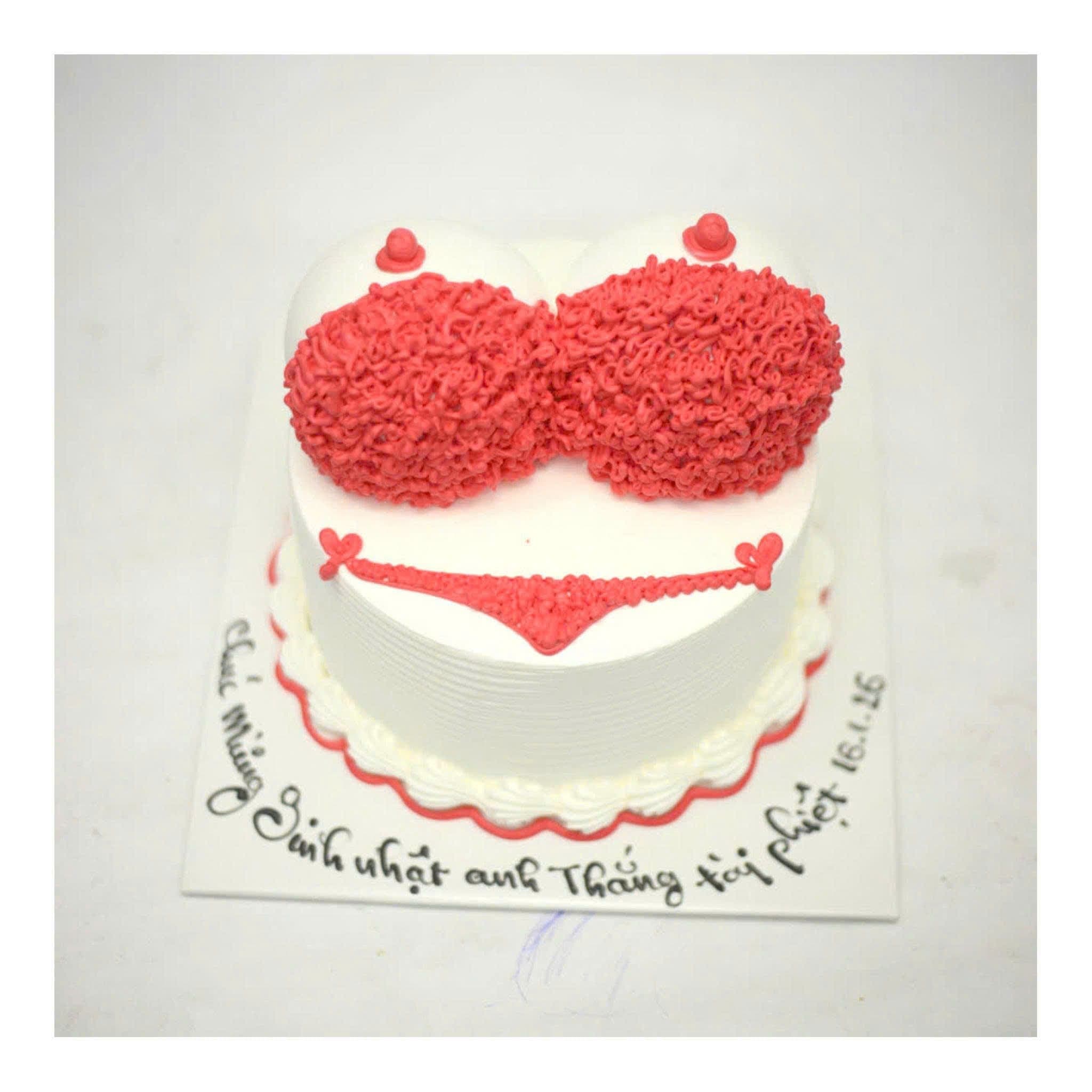 Bánh nội y hài hước