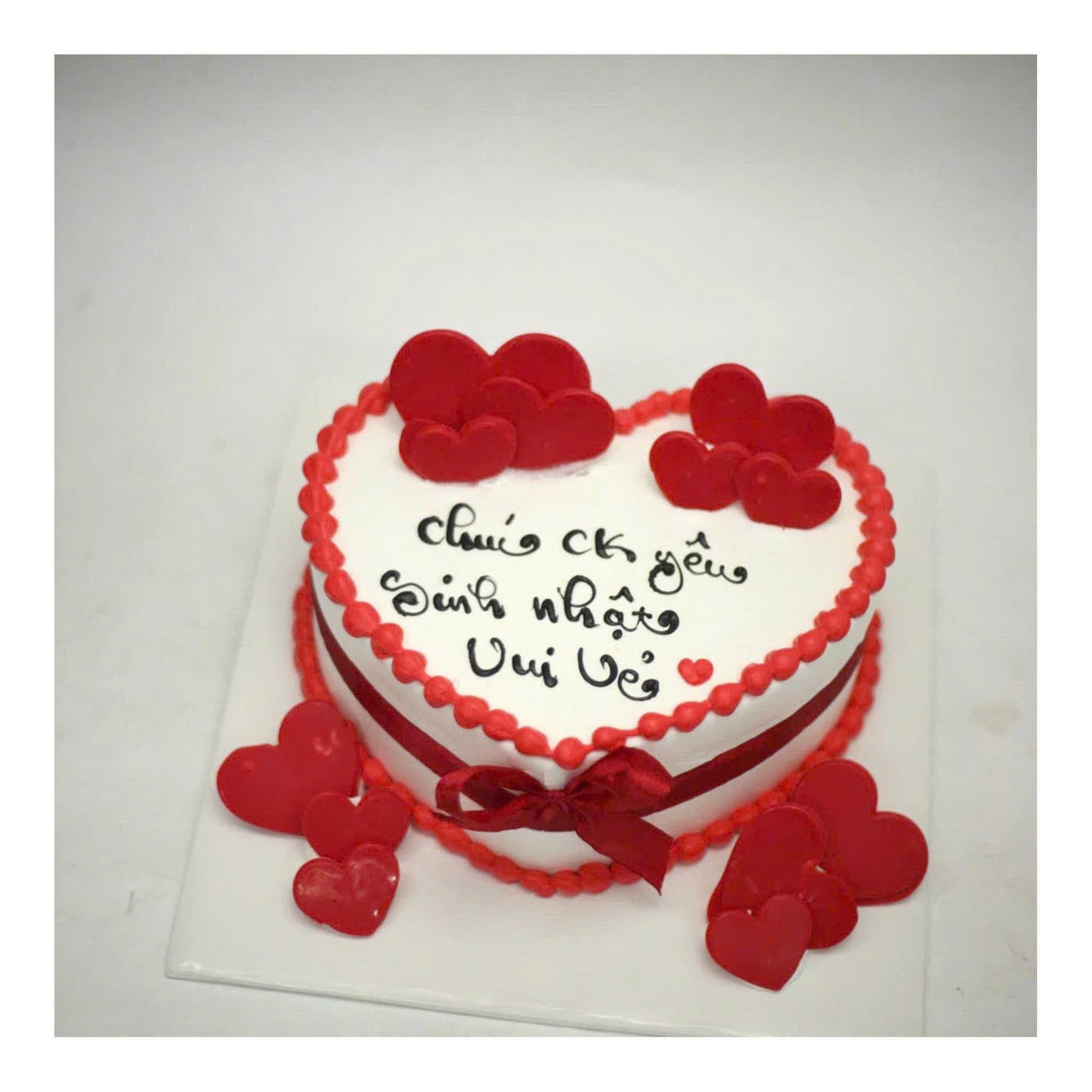 Bánh sinh nhật trái tim tình yêu lãng mạn