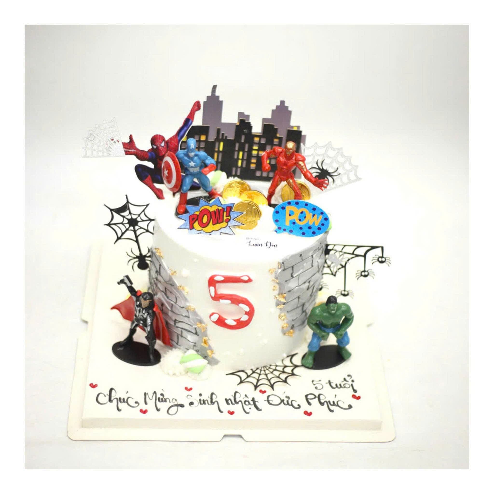 Bánh sinh nhật chủ đề siêu anh hùng Marvel