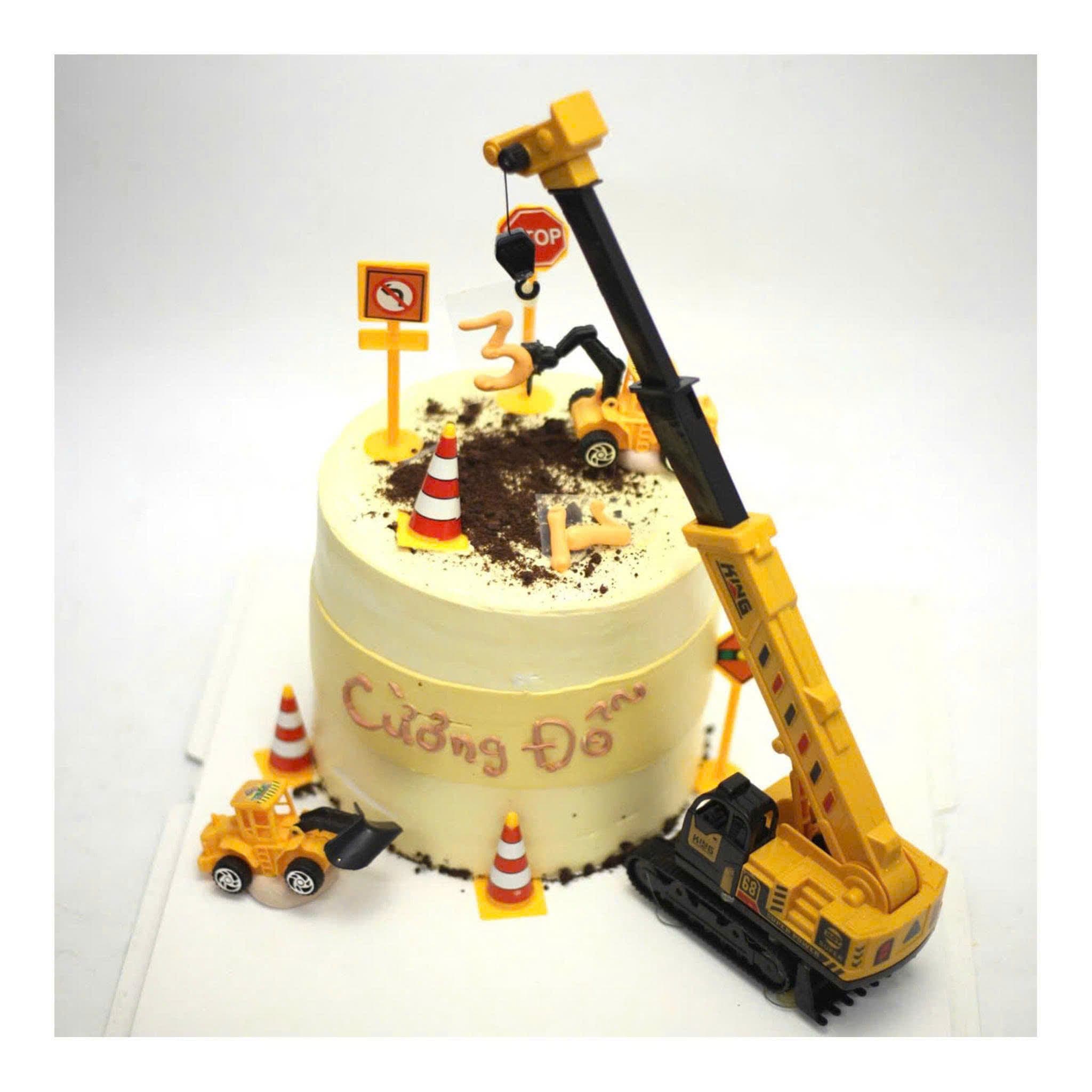 Bánh sinh nhật chủ đề công trình cho bé