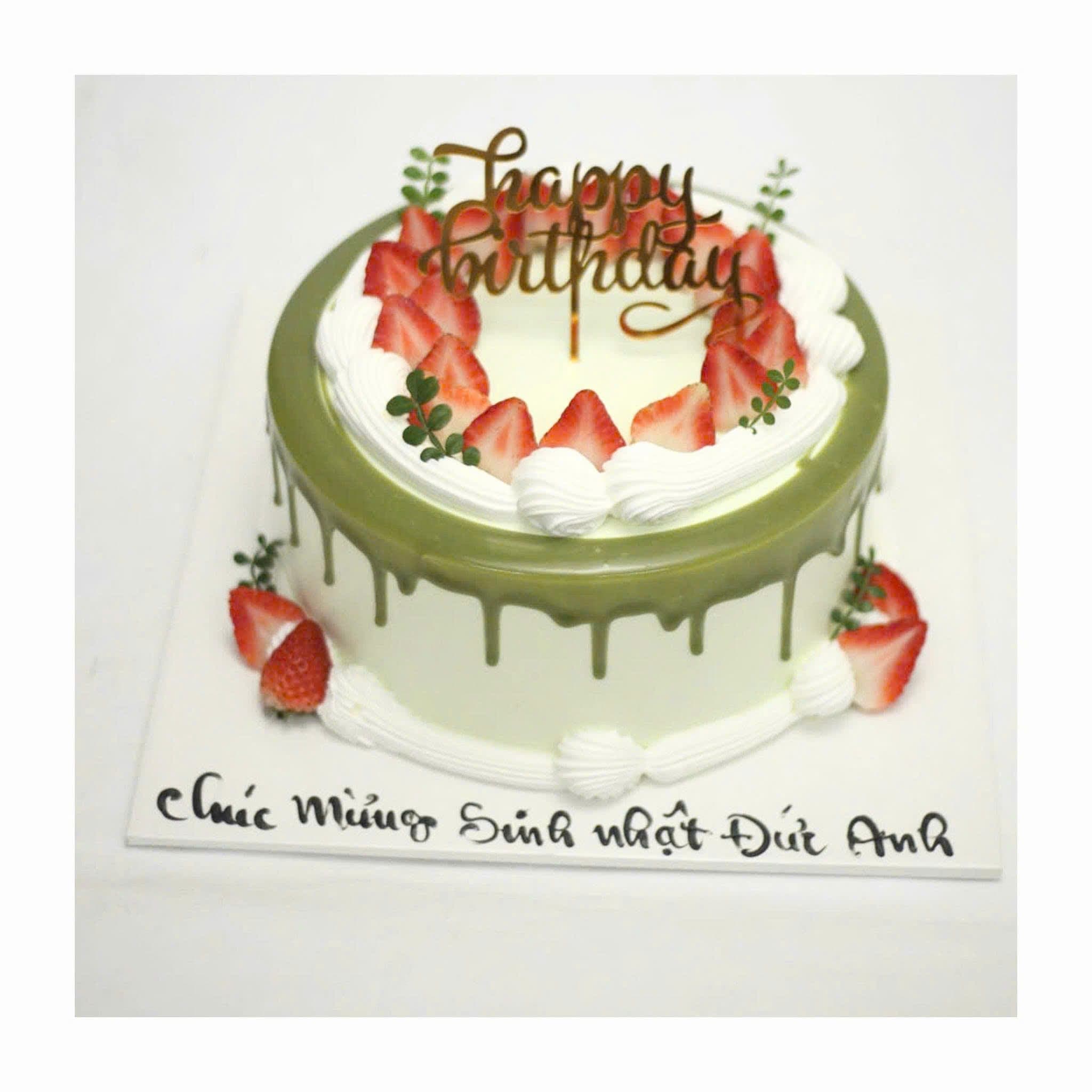 Bánh sinh nhật phong cách dâu tây