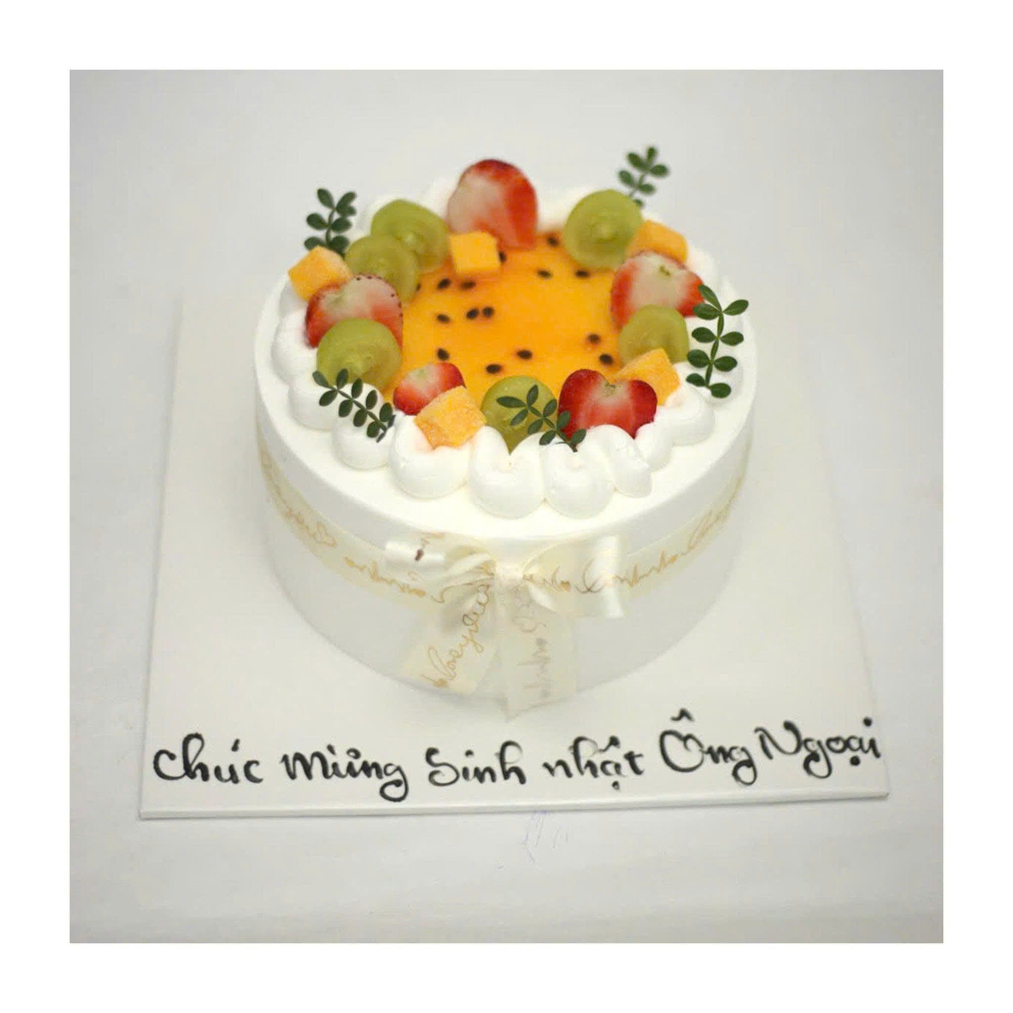 Bánh sinh nhật trái cây nhiệt đới