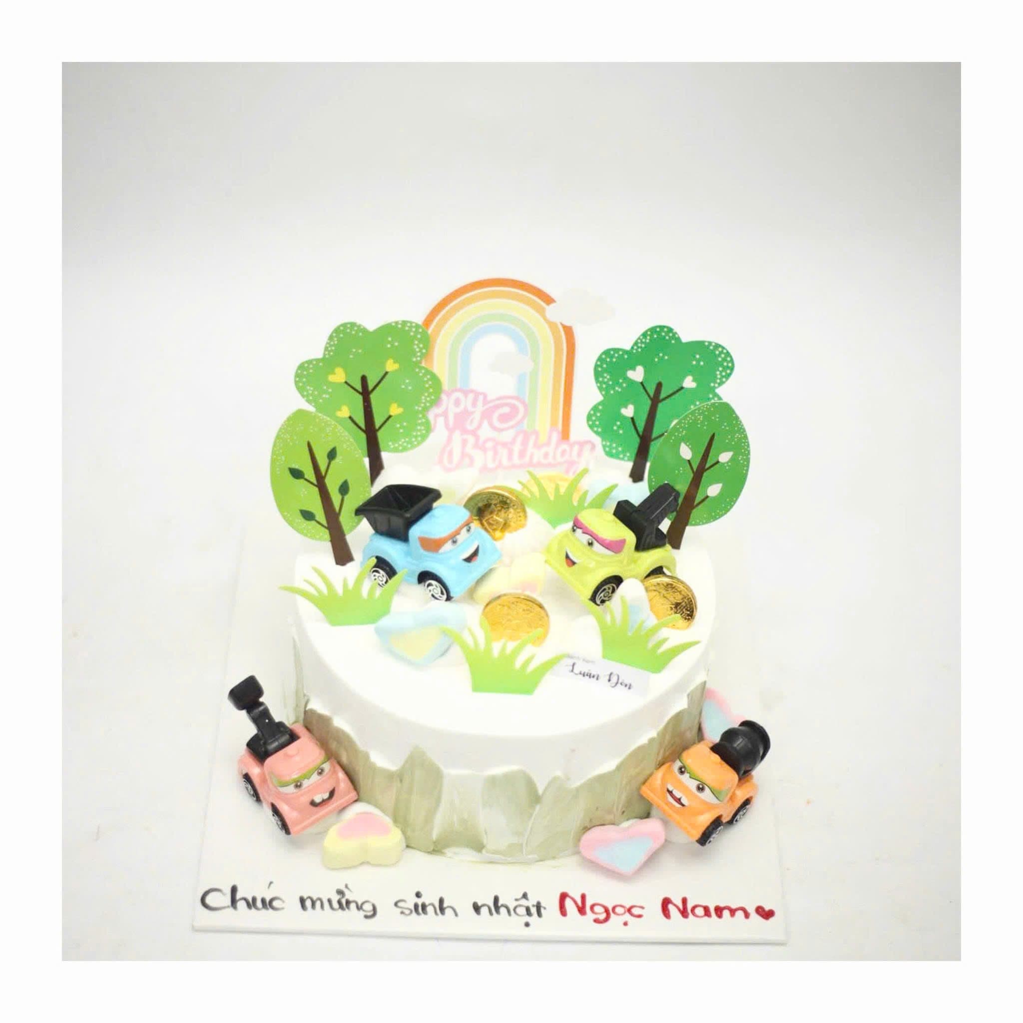 Bánh sinh nhật chủ đề ô tô đồ chơi