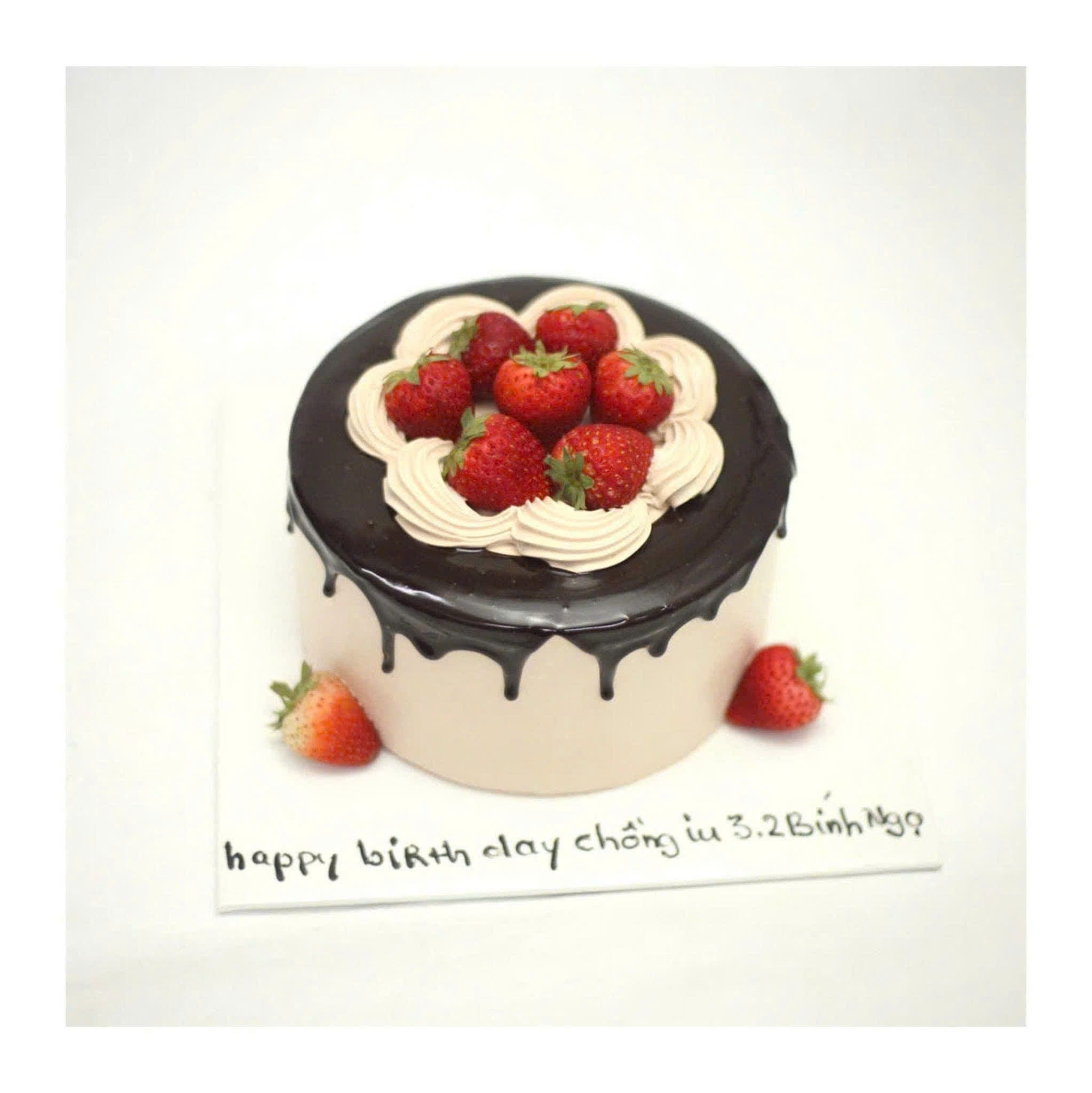 Bánh kem dâu tây chocolate đơn giản