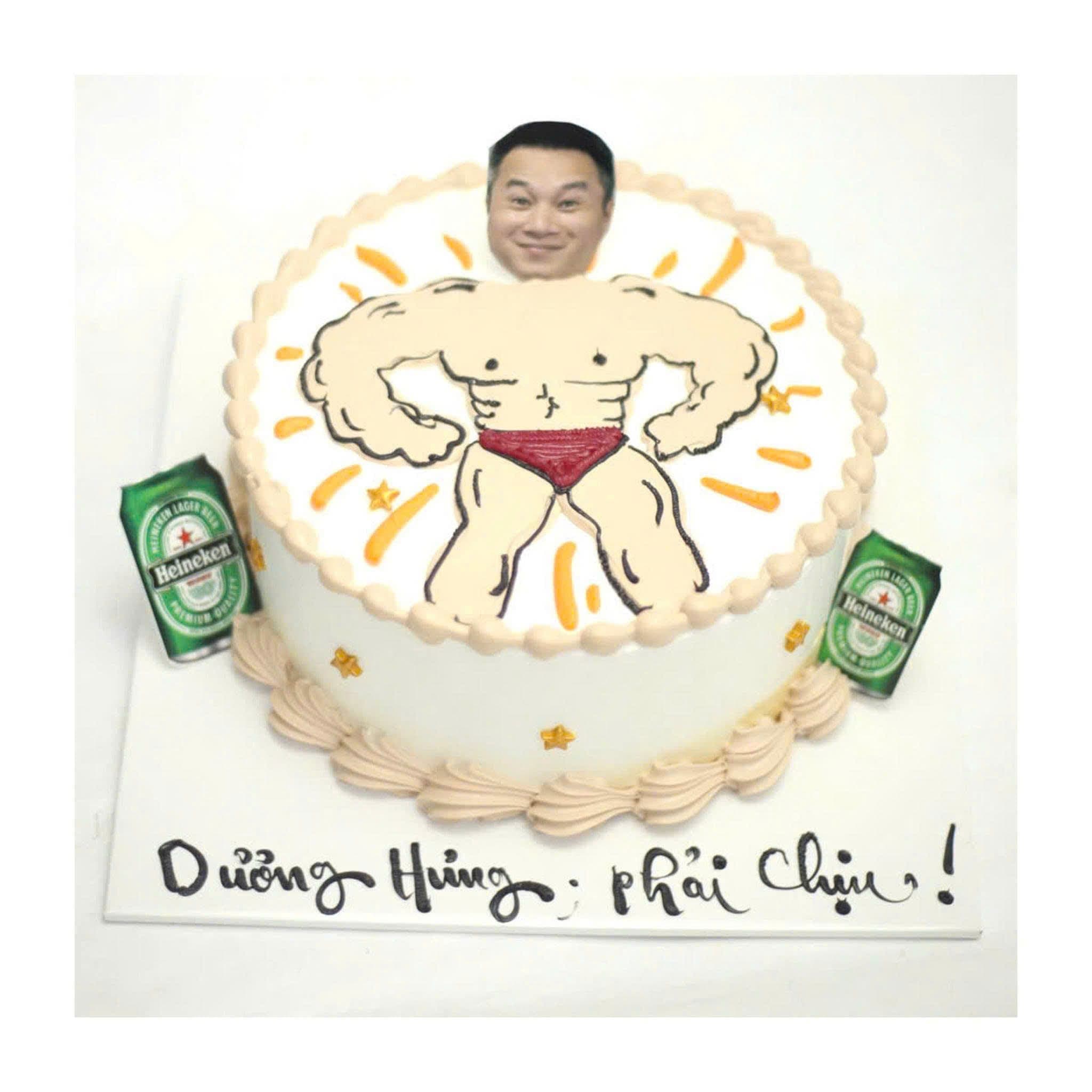 Bánh kem độc lạ in hình lực sĩ