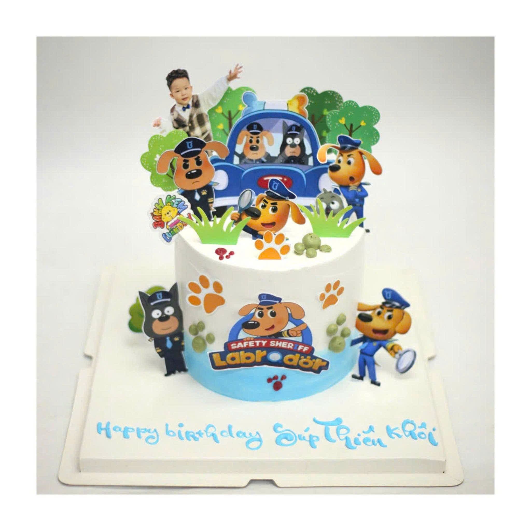 Bánh kem chủ đề cảnh sát cún con