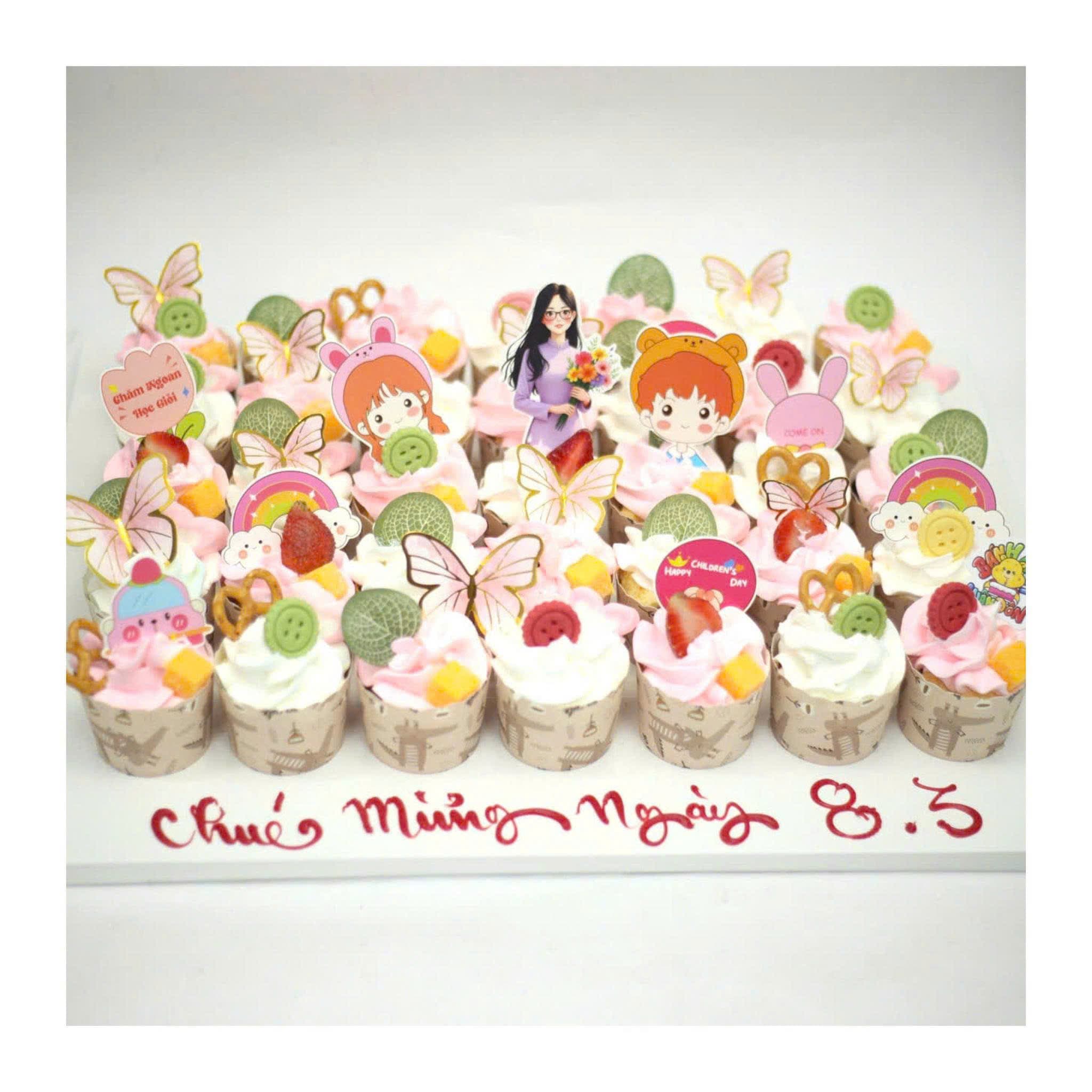 Bộ bánh cupcake chúc mừng ngày 8/3