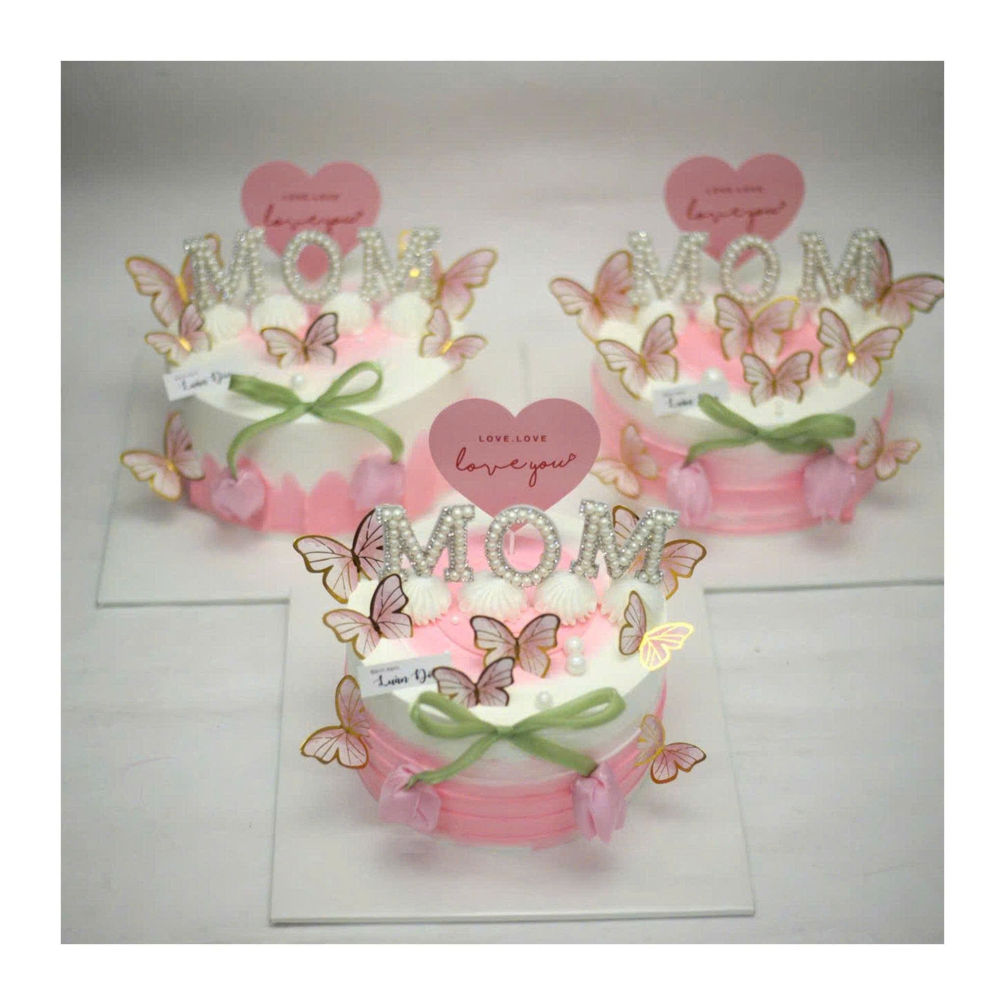 Bánh kem trang trí hoa bướm cho mẹ