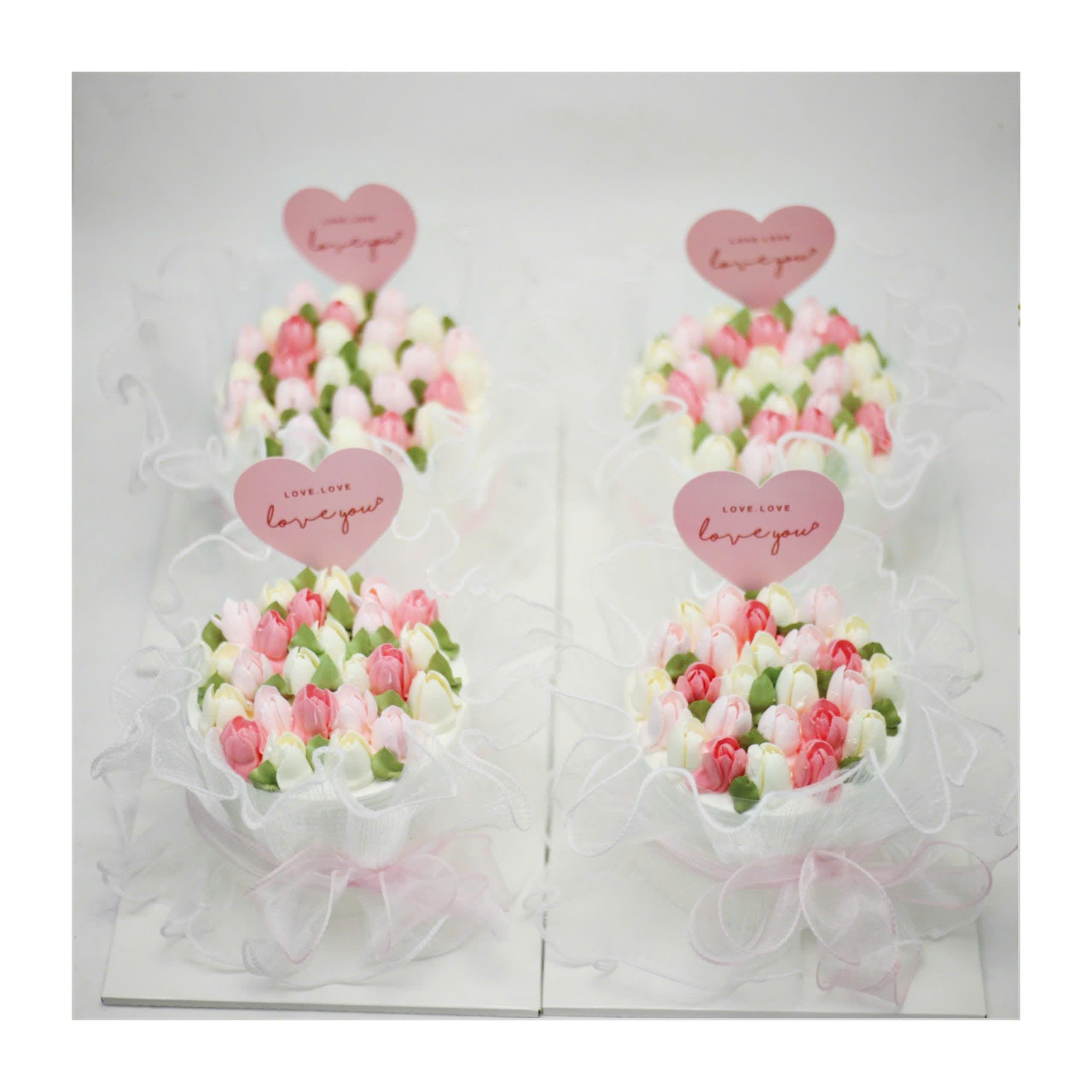 Bánh kem trang trí hoa tulip đáng yêu