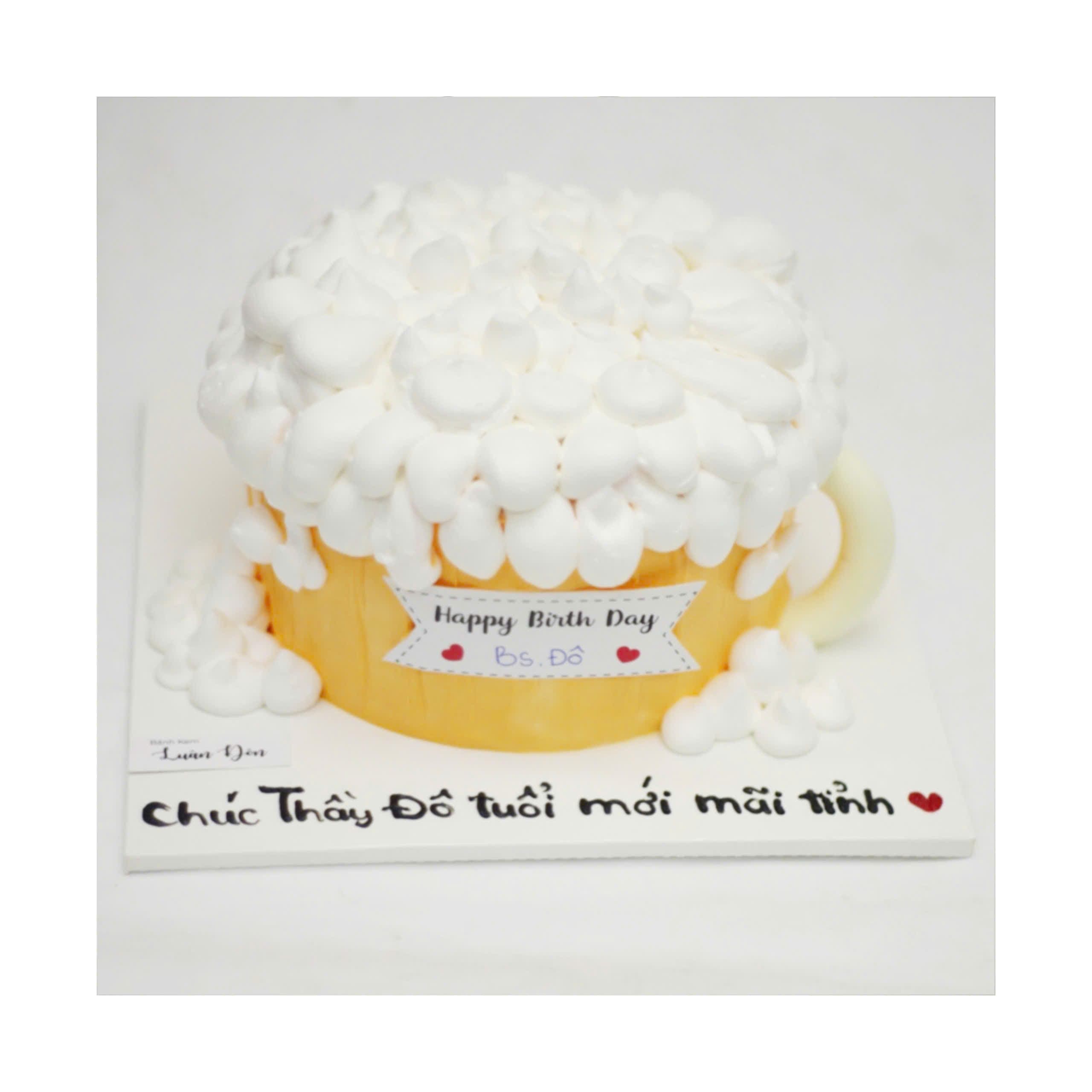 Bánh kem tạo hình ly bia chúc mừng sinh nhật