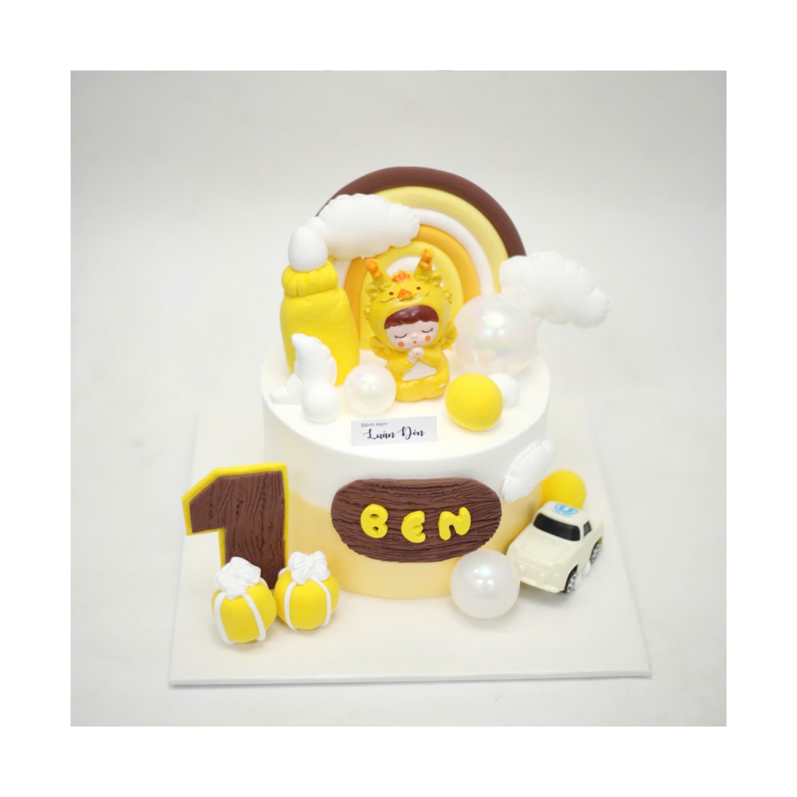 Bánh kem thôi nôi bé trai tone vàng
