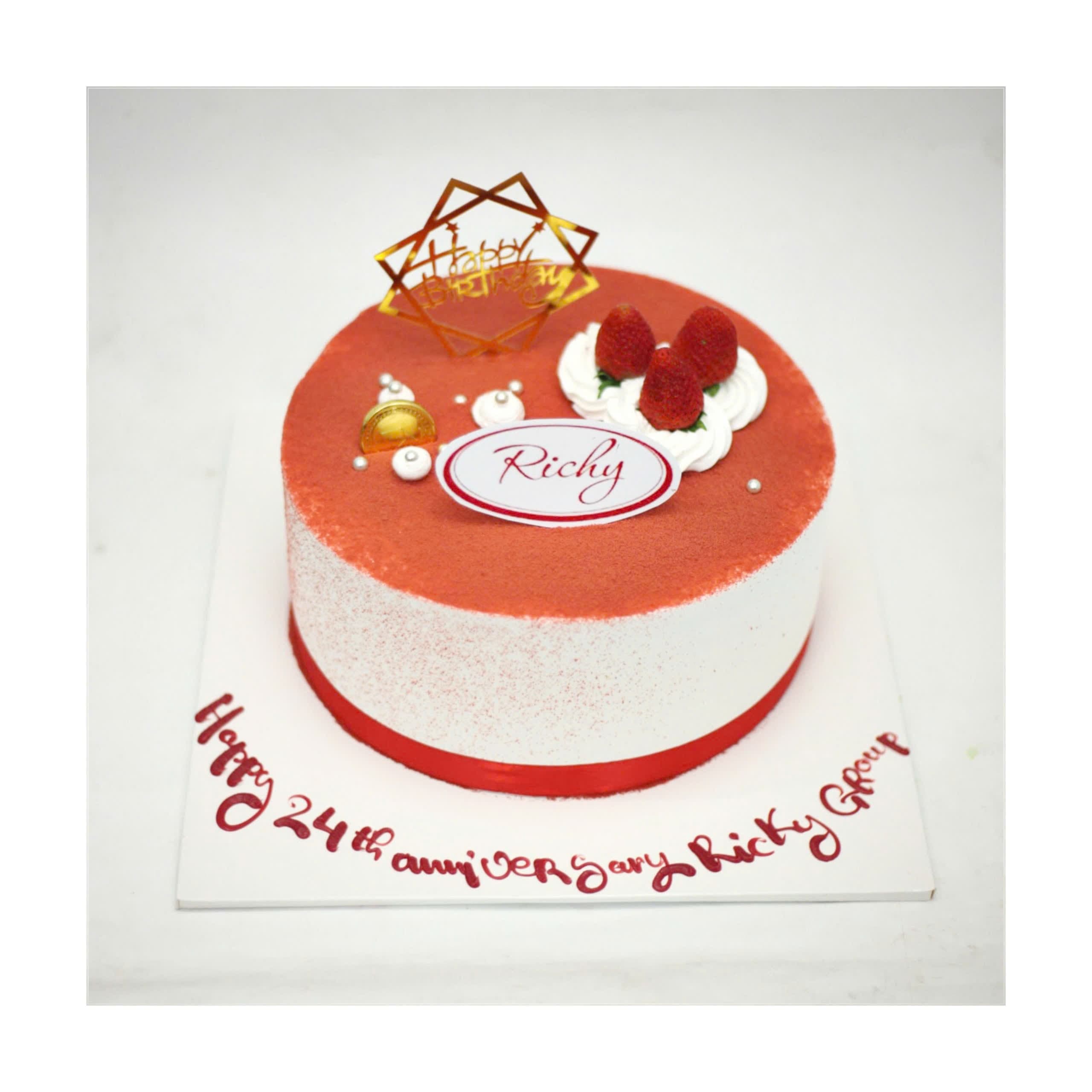 Bánh kem dâu tây kỷ niệm thành lập doanh nghiệp