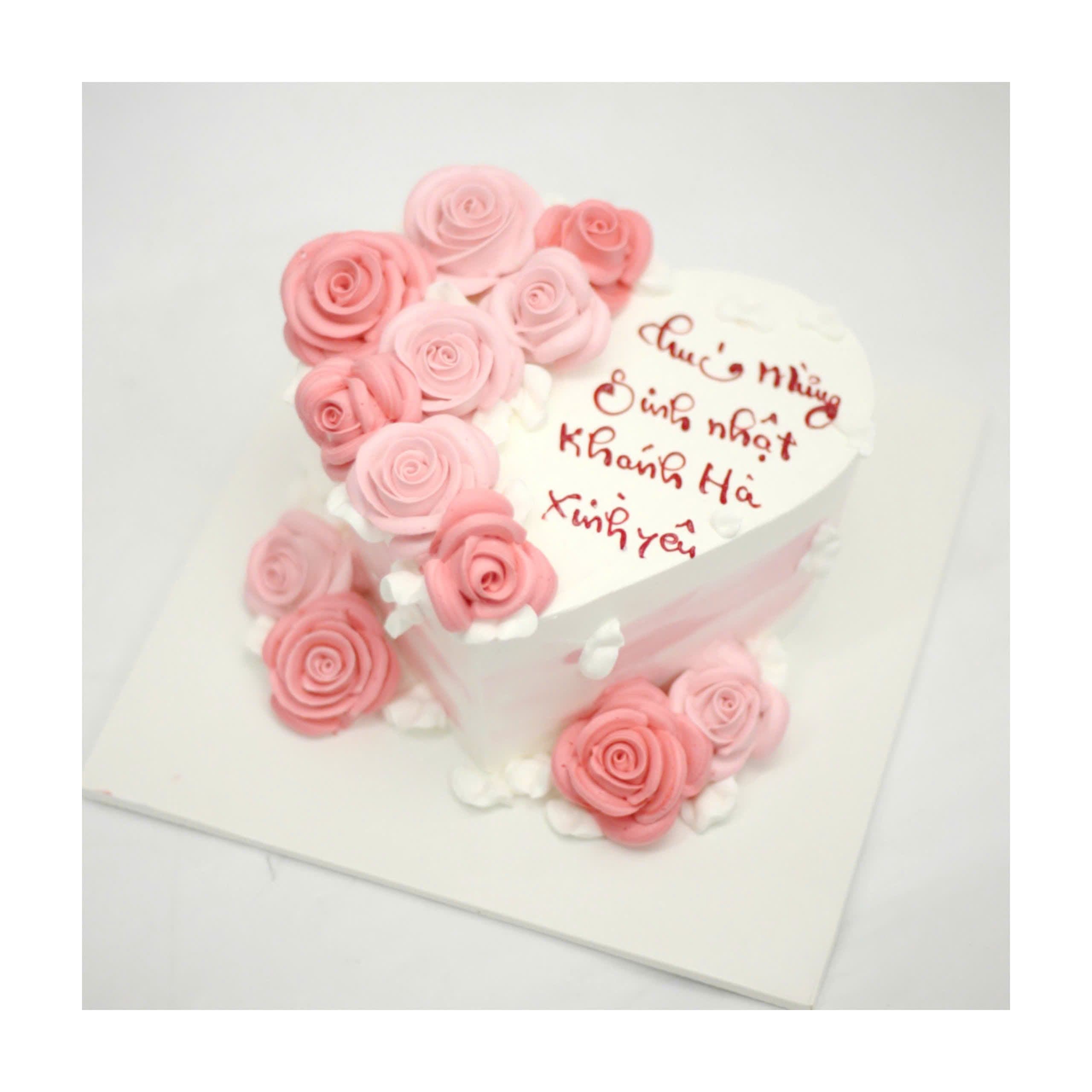 Bánh kem hình trái tim hoa hồng