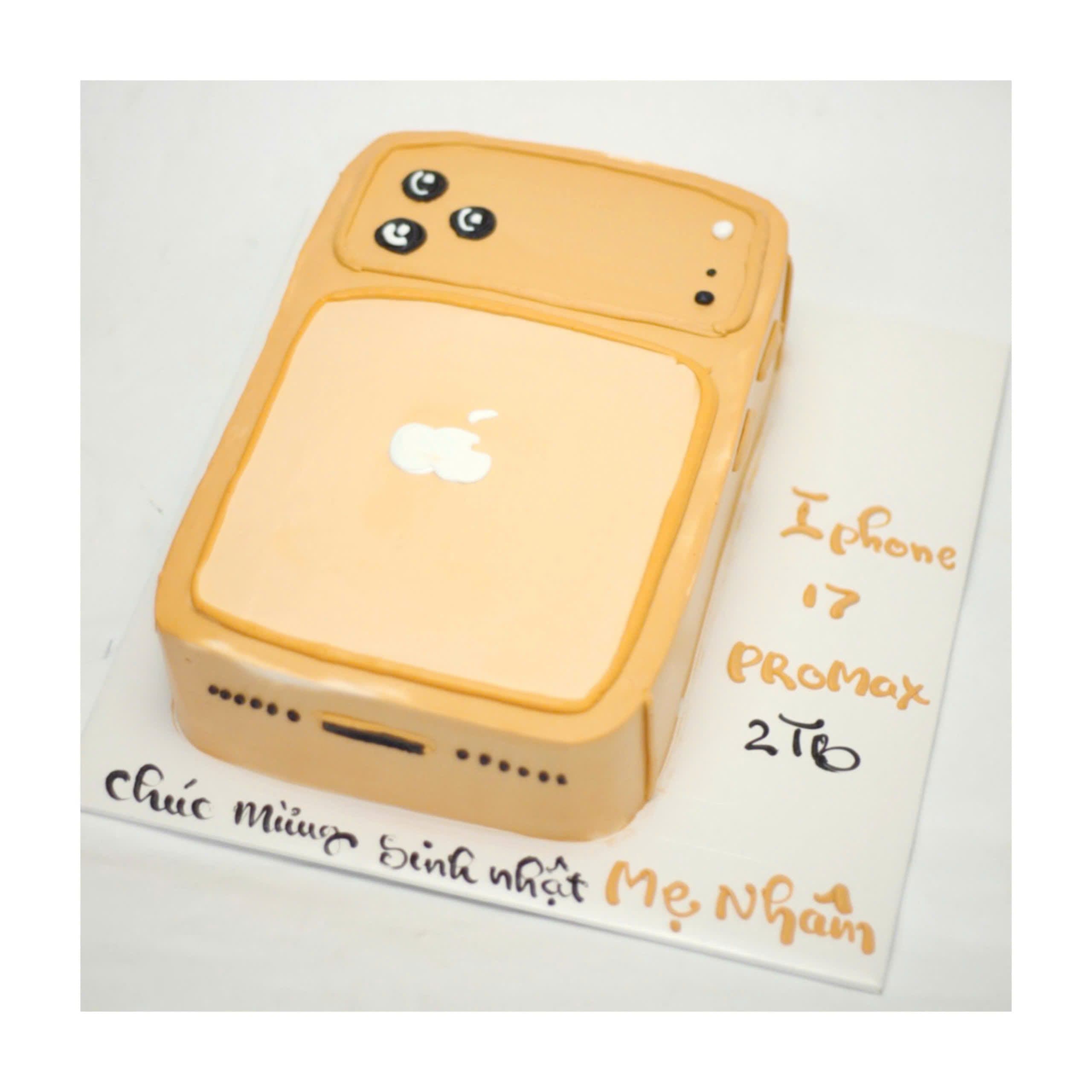 Bánh sinh nhật hình chiếc điện thoại độc đáo