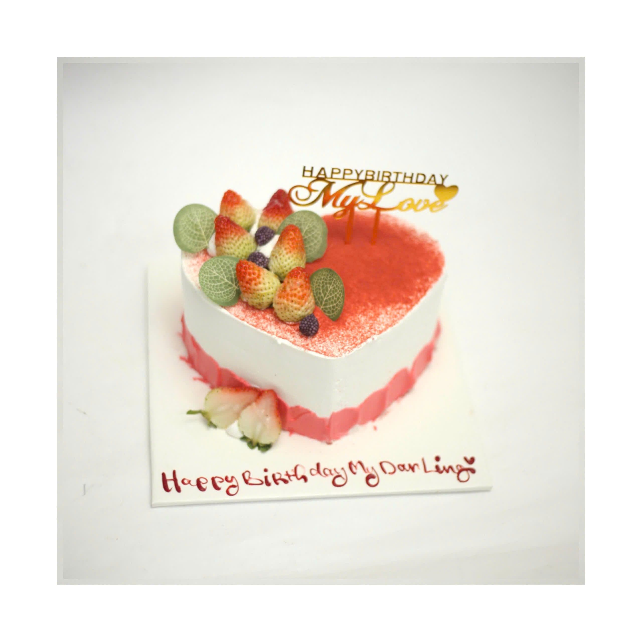 Bánh kem trái tim dâu tây ngọt ngào tặng người yêu