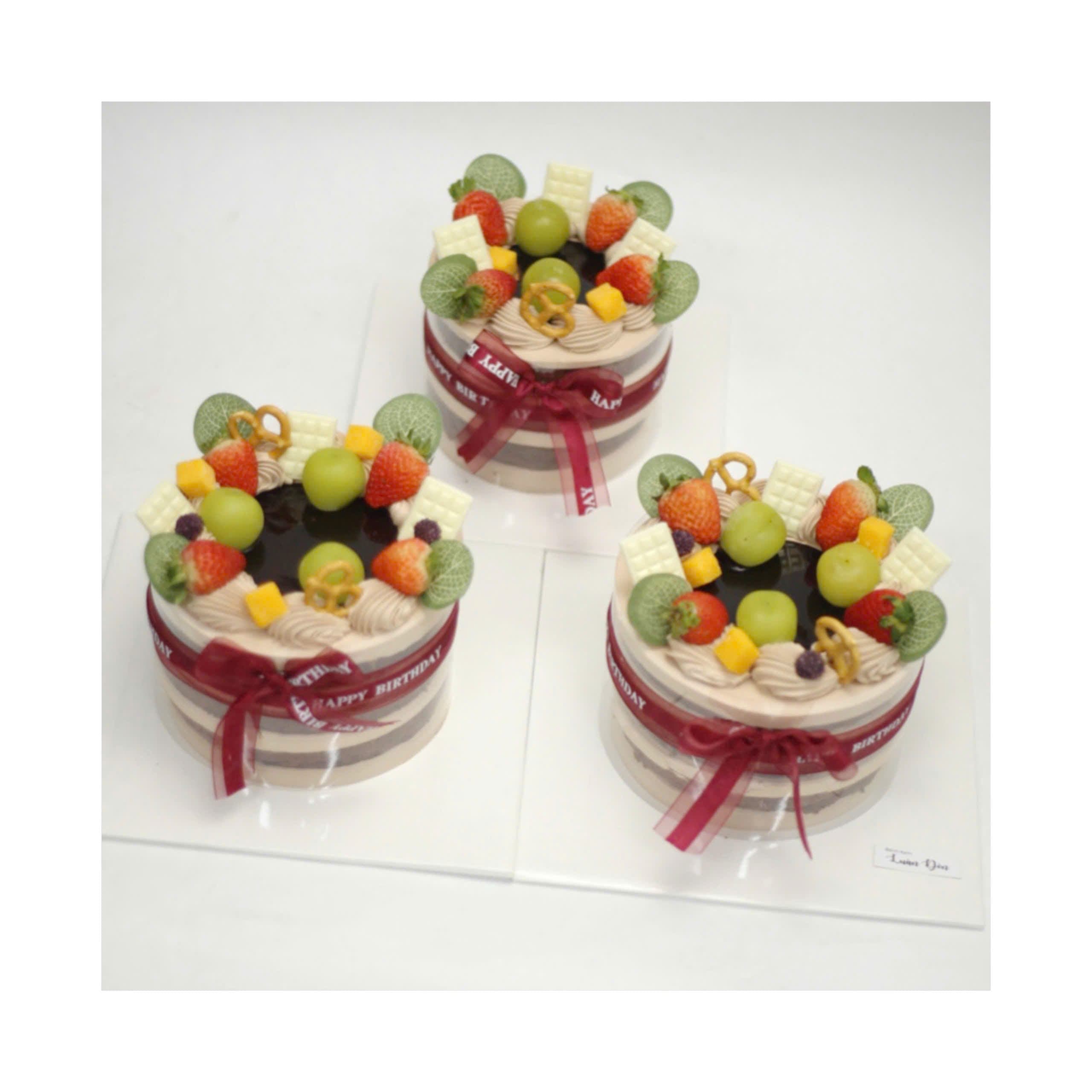 Set ba bánh kem hoa quả cỡ nhỏ