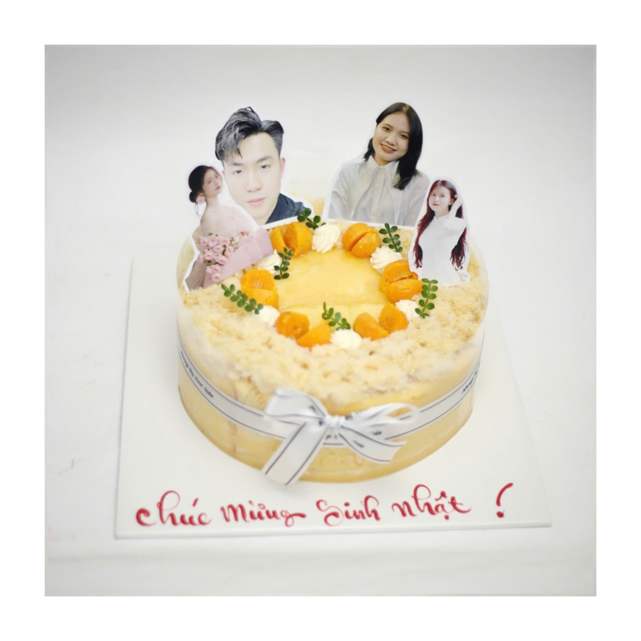 Bánh bông lan trứng muối in ảnh kỉ niệm