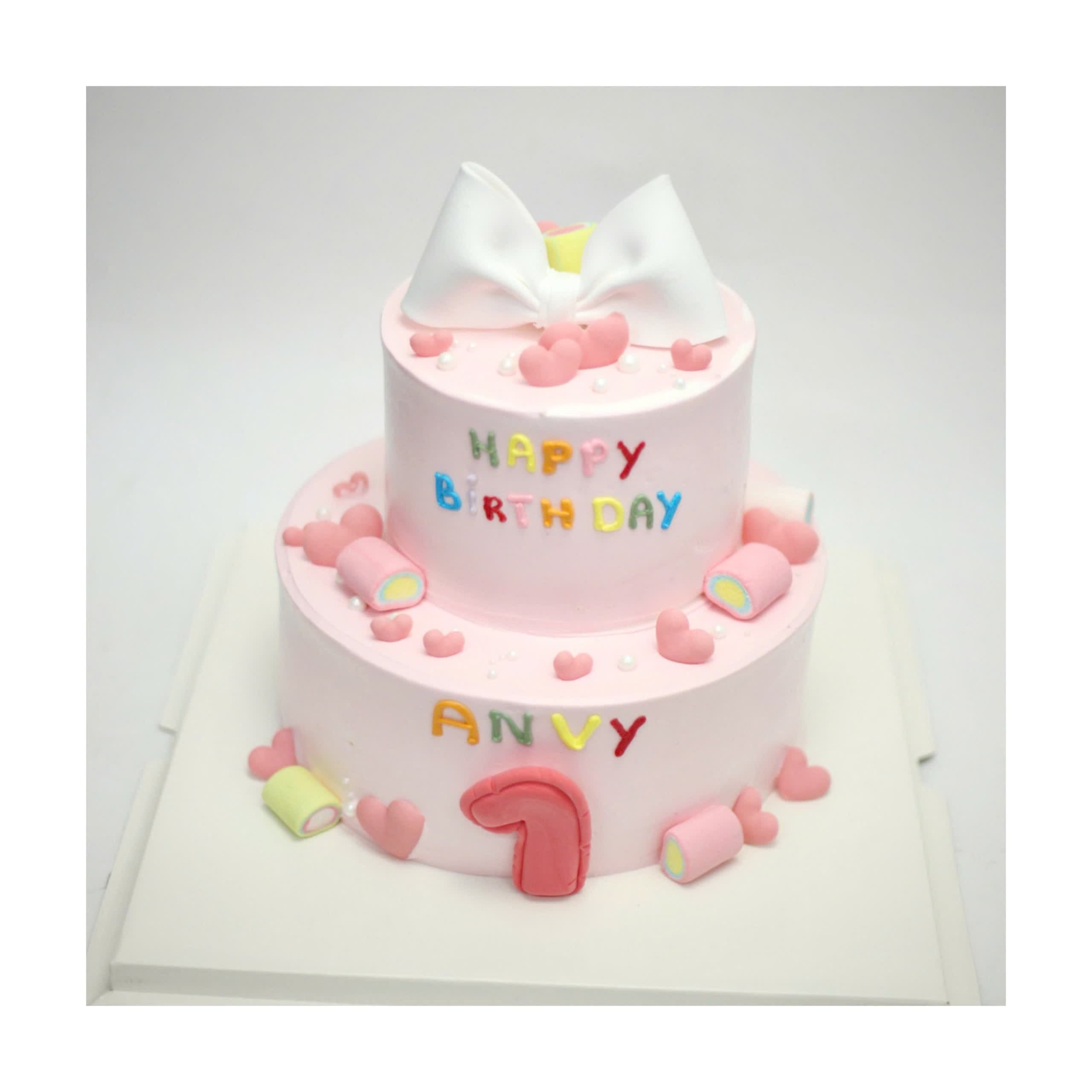 Bánh hai tầng nơ trắng