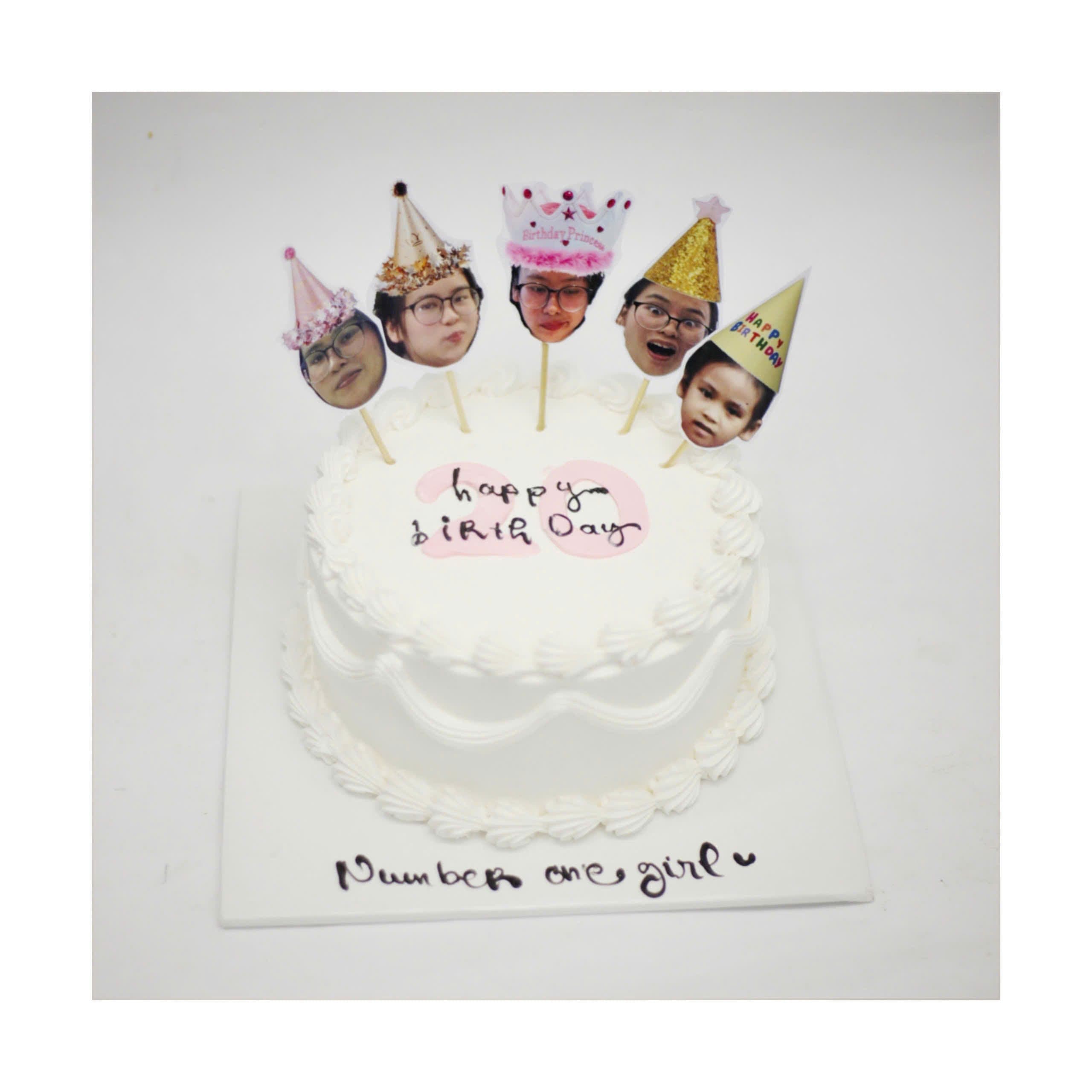 Bánh in hình mặt bạn