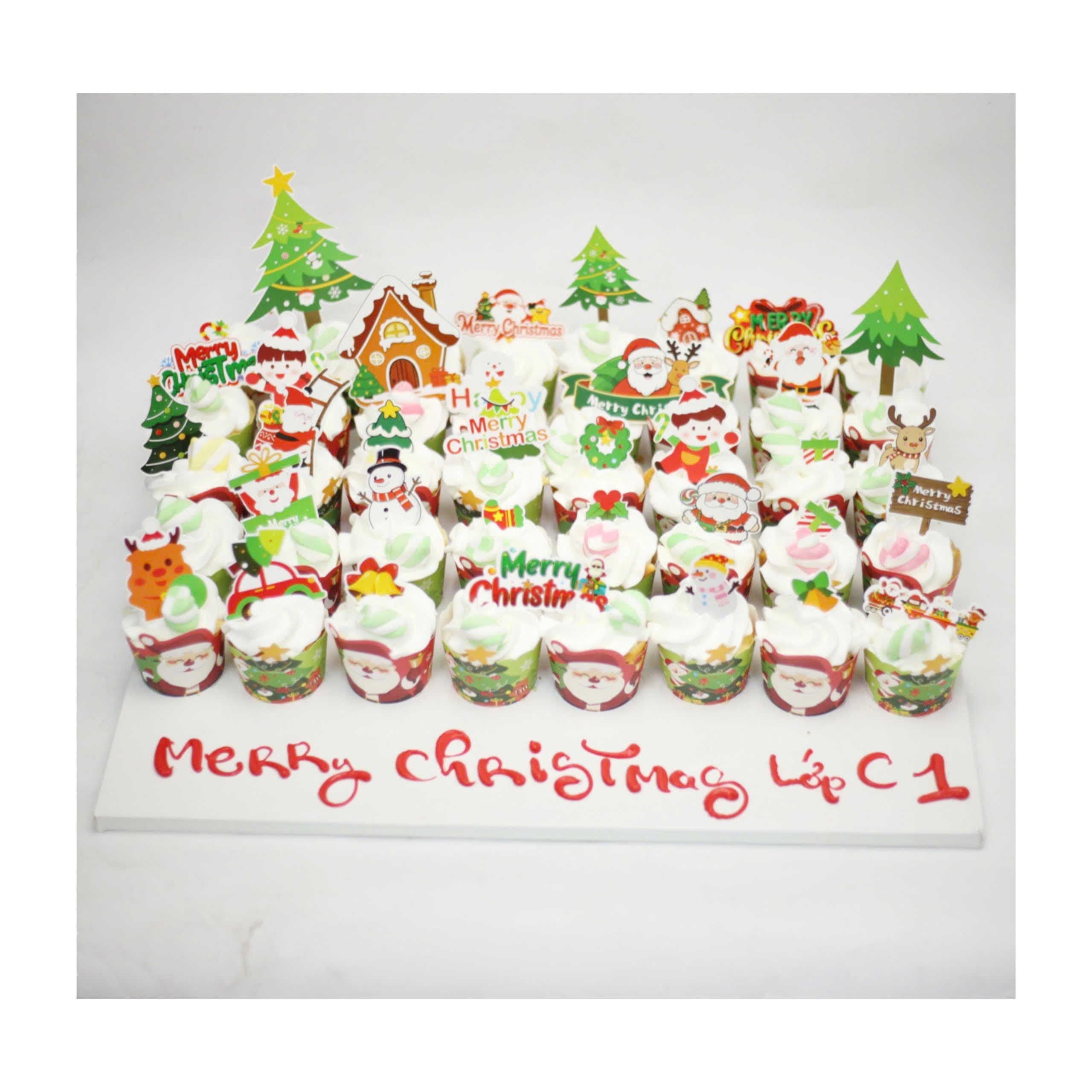Bánh cupcake mừng giáng sinh lớp C1