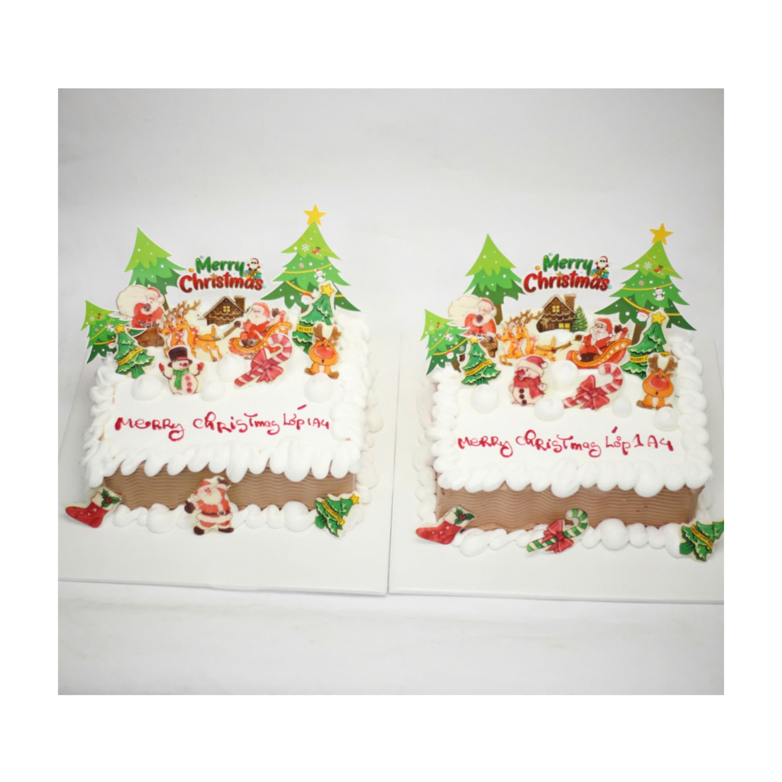 Bánh kem giáng sinh lớp 1A4