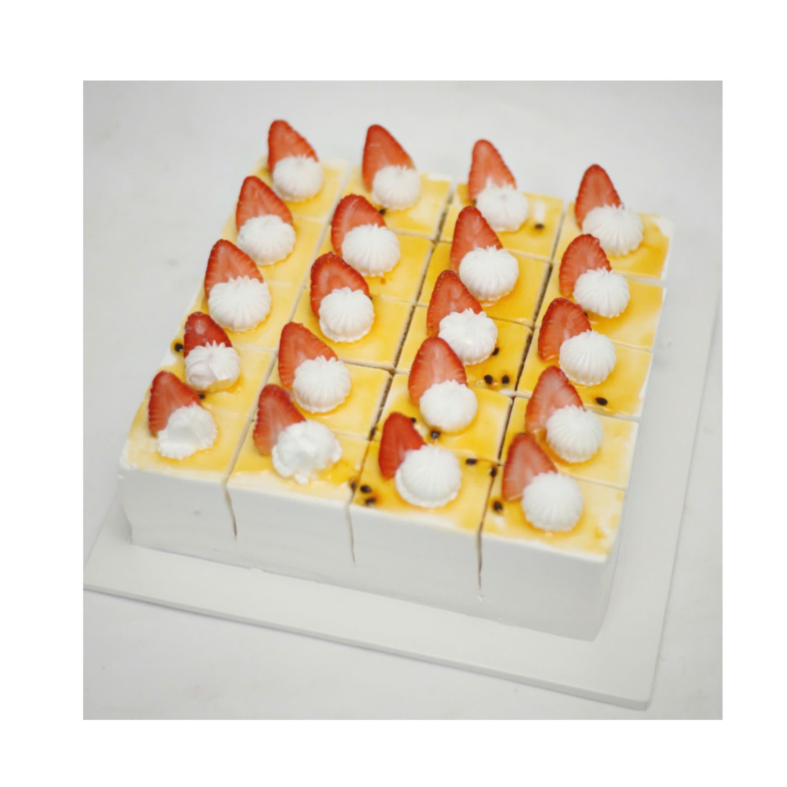 Bánh Kem Cắt Miếng Chanh Leo