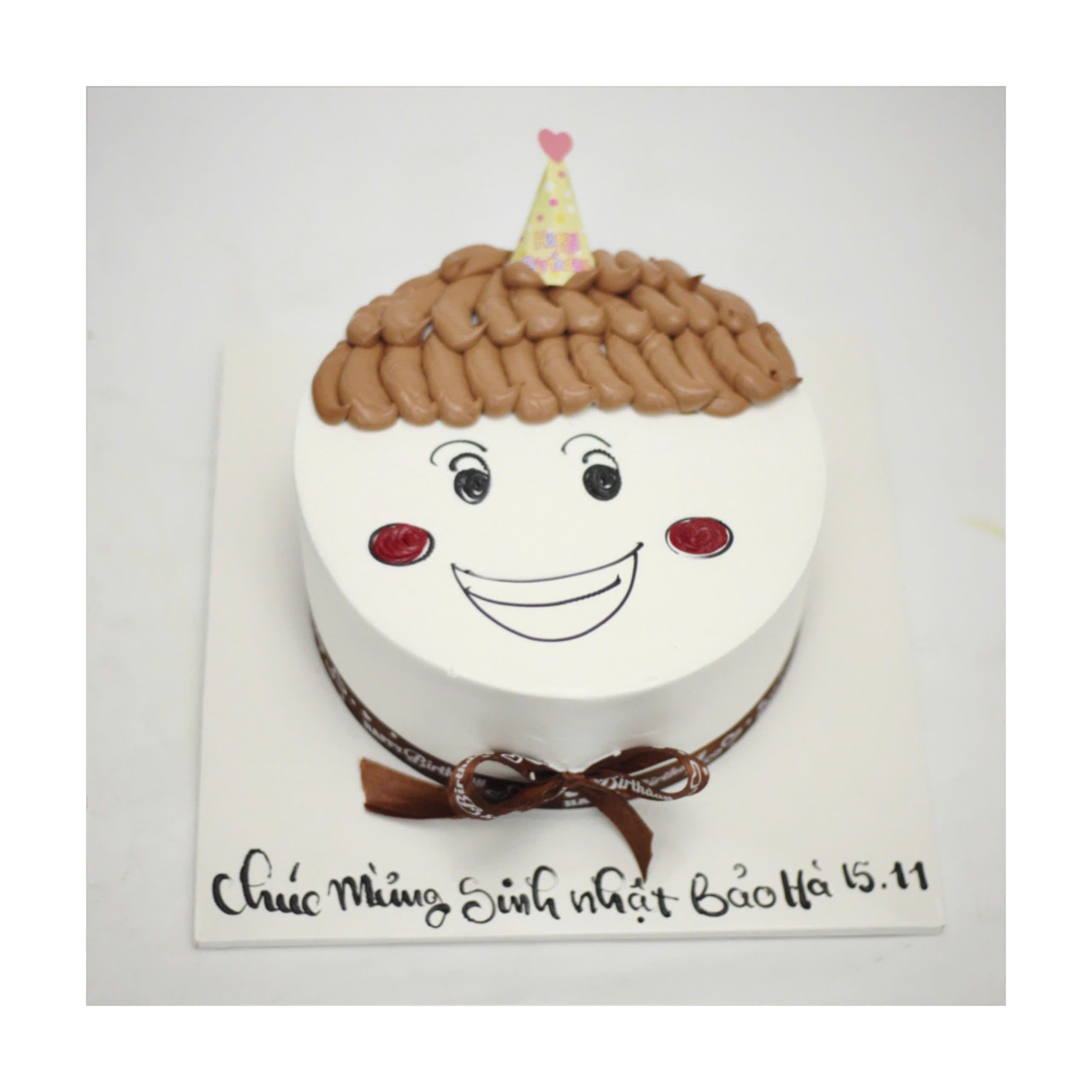 Bánh kem mặt cười trang trí đơn giản