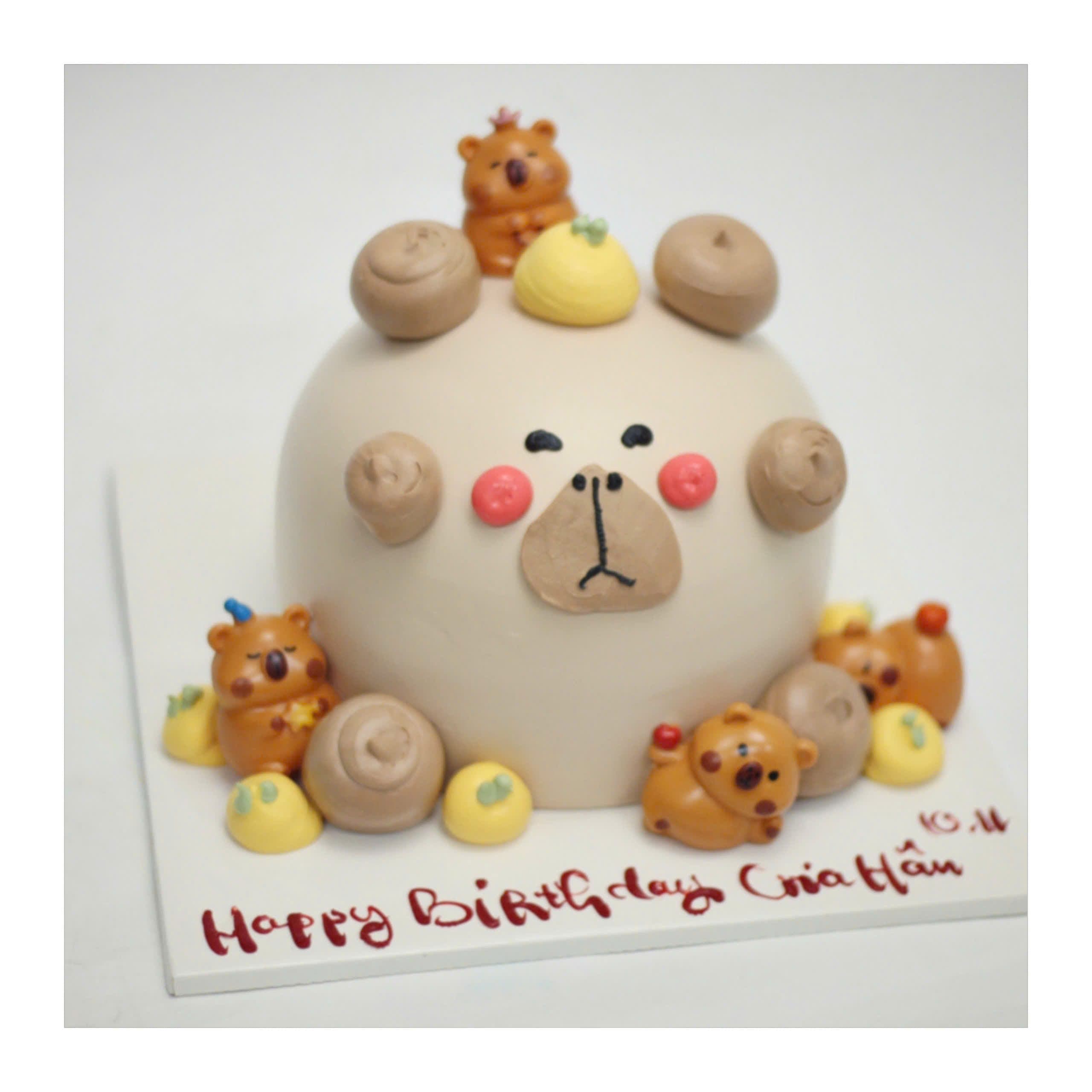 Bánh kem tạo hình Capybara và các bạn