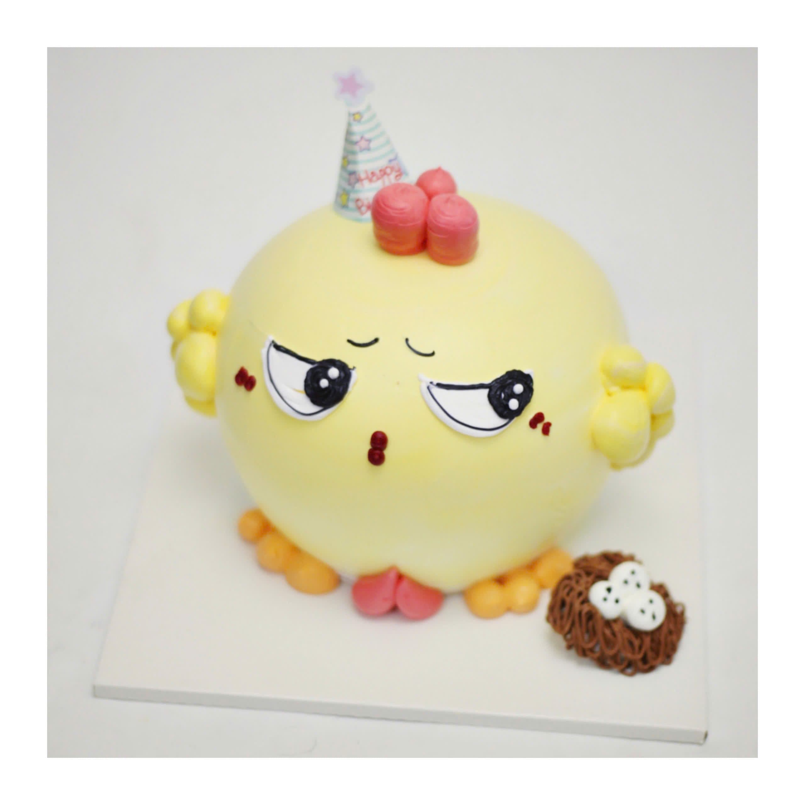 Bánh kem tạo hình chú gà vàng đáng yêu