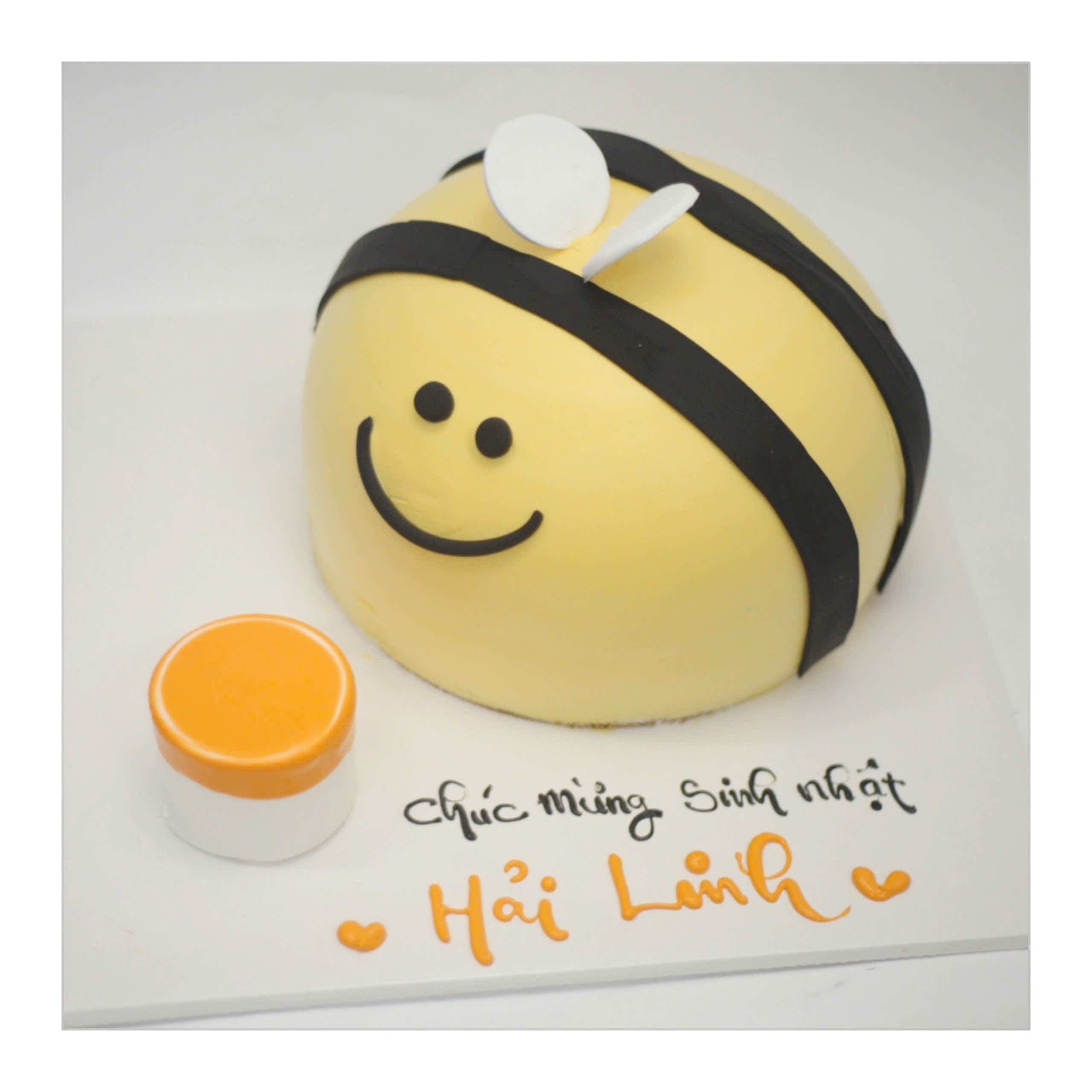 Bánh kem chú ong vàng dễ thương