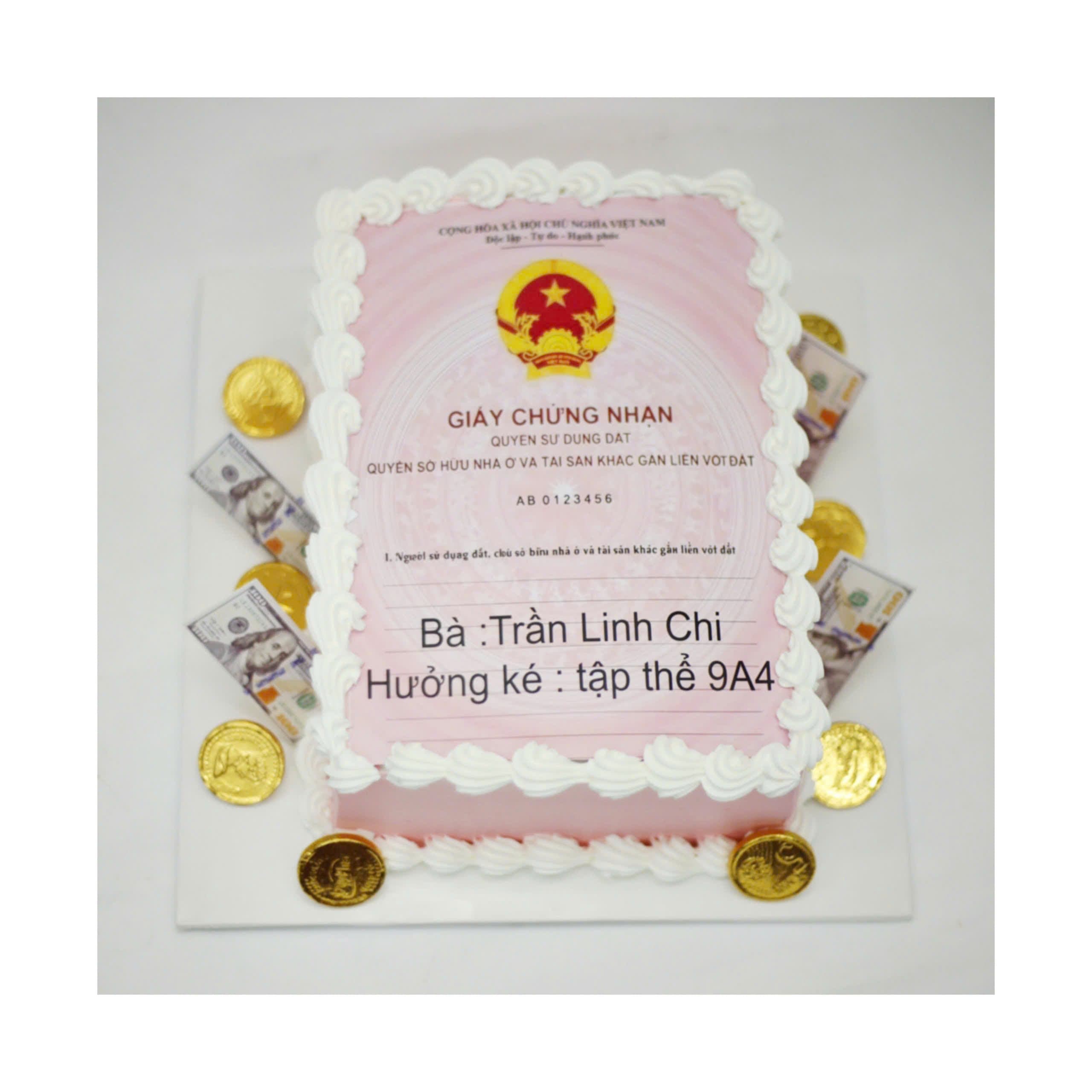 Bánh kem in hình giấy chứng nhận quyền sử dụng đất