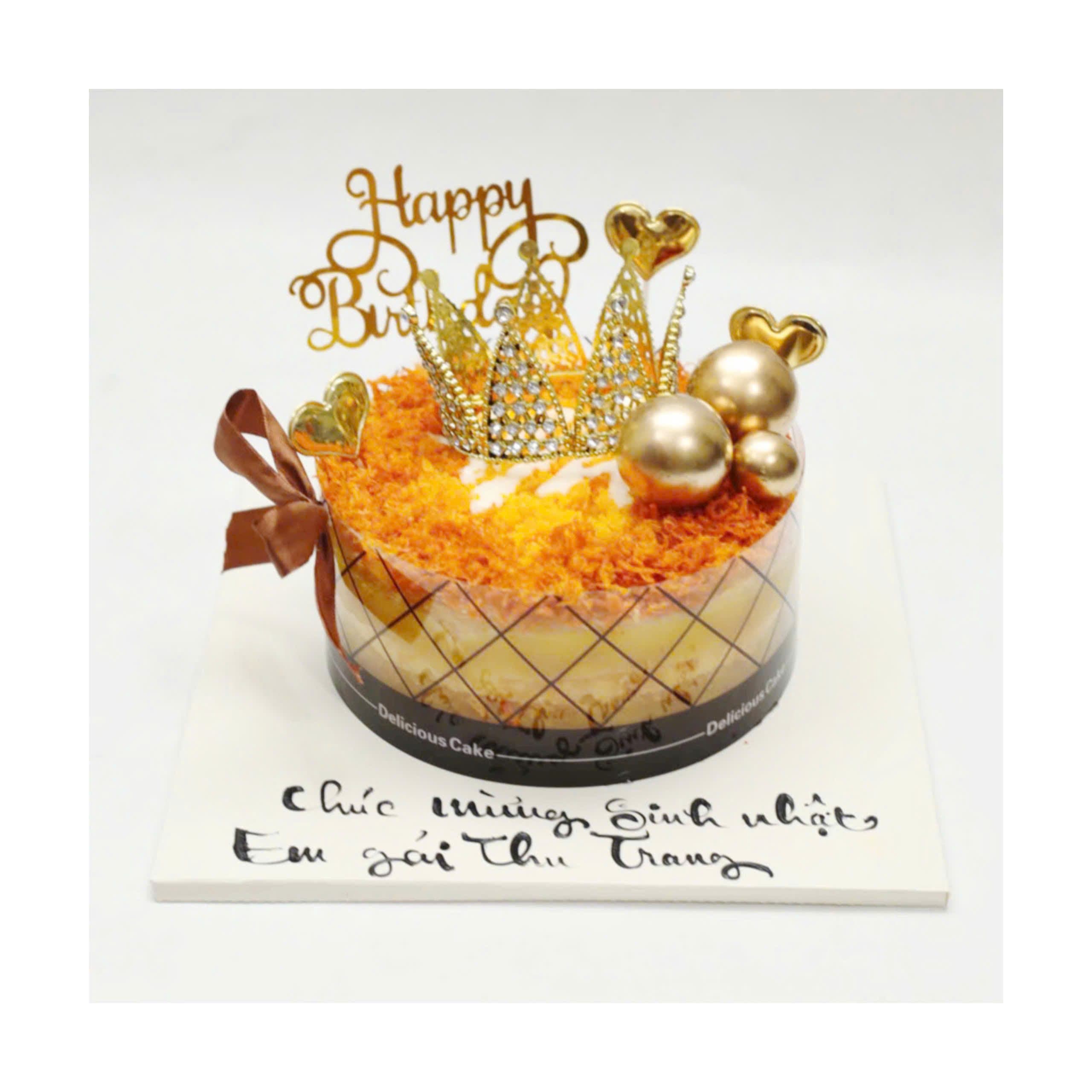 Bánh bông lan trứng muối vương miện sang trọng