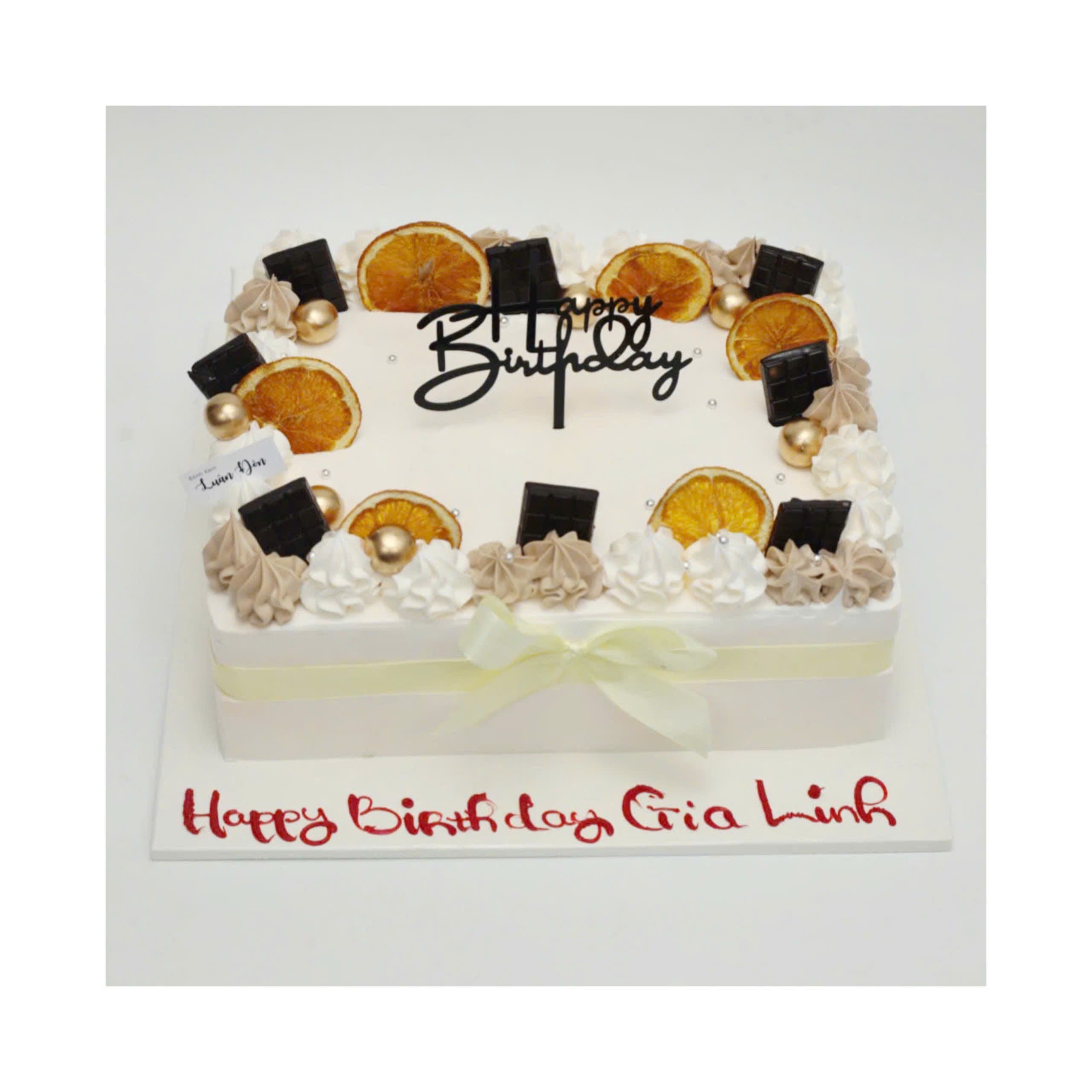 Bánh kem chữ nhật trang trí cam sấy