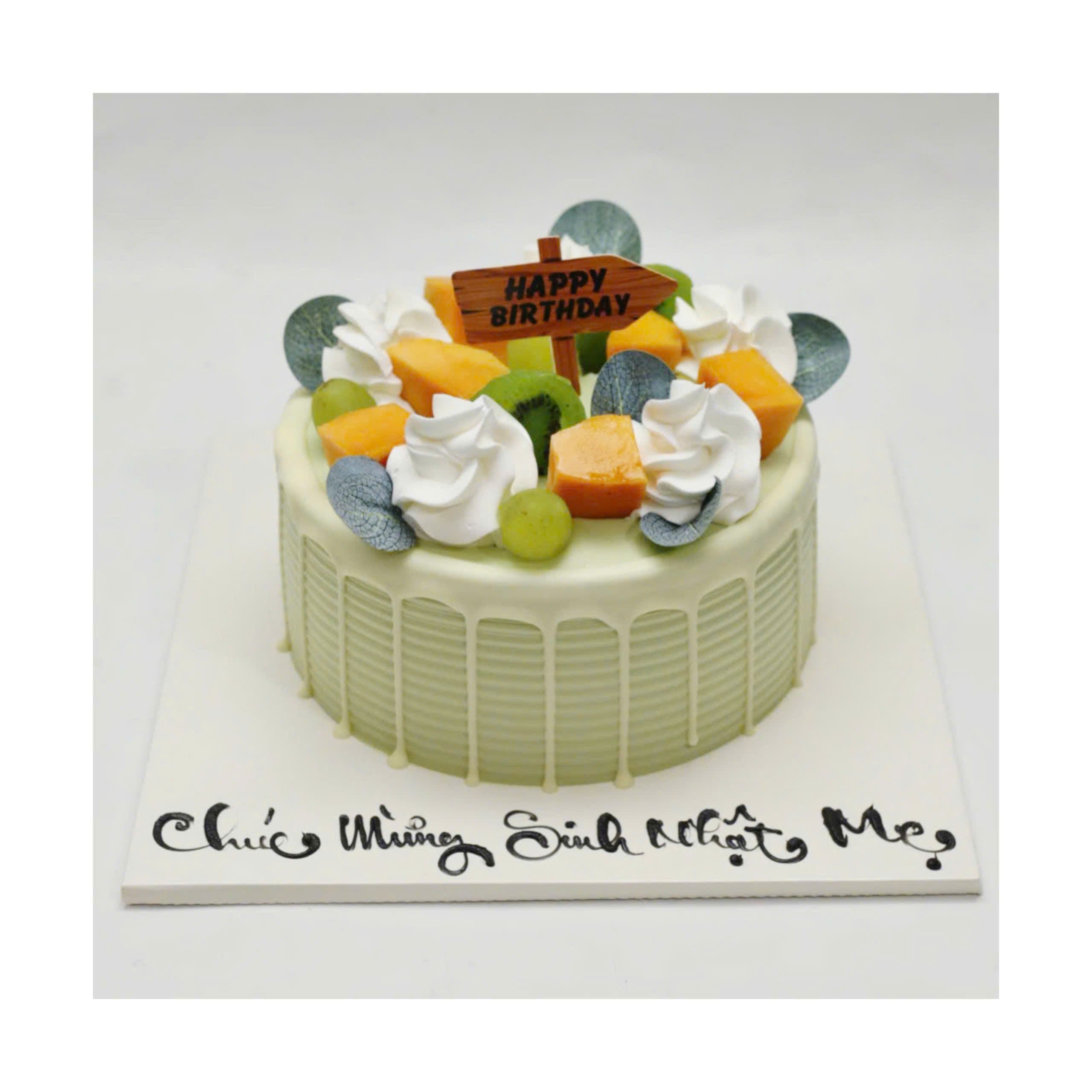 Bánh kem tươi mát trang trí trái cây