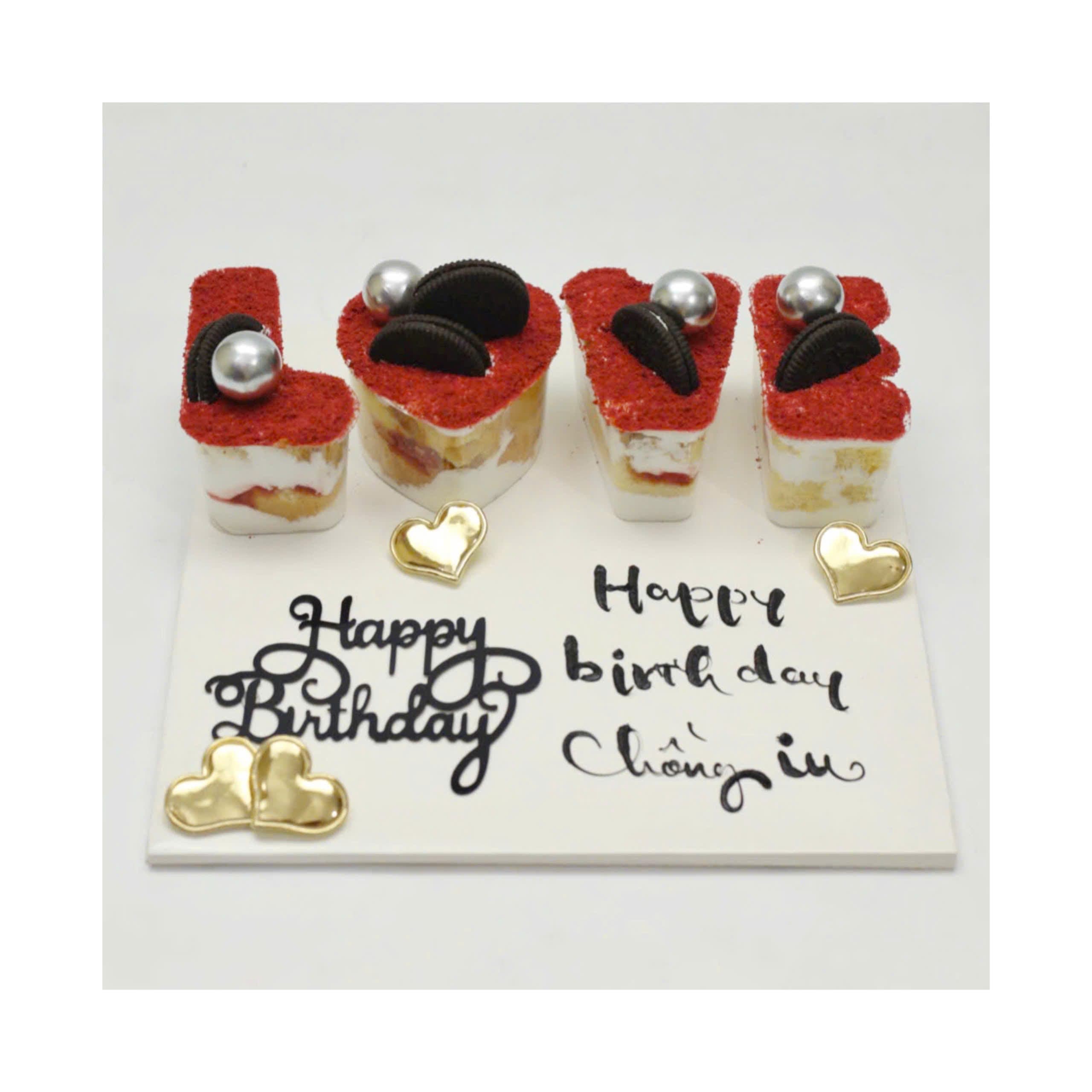 Bánh kem chữ LOVE độc đáo