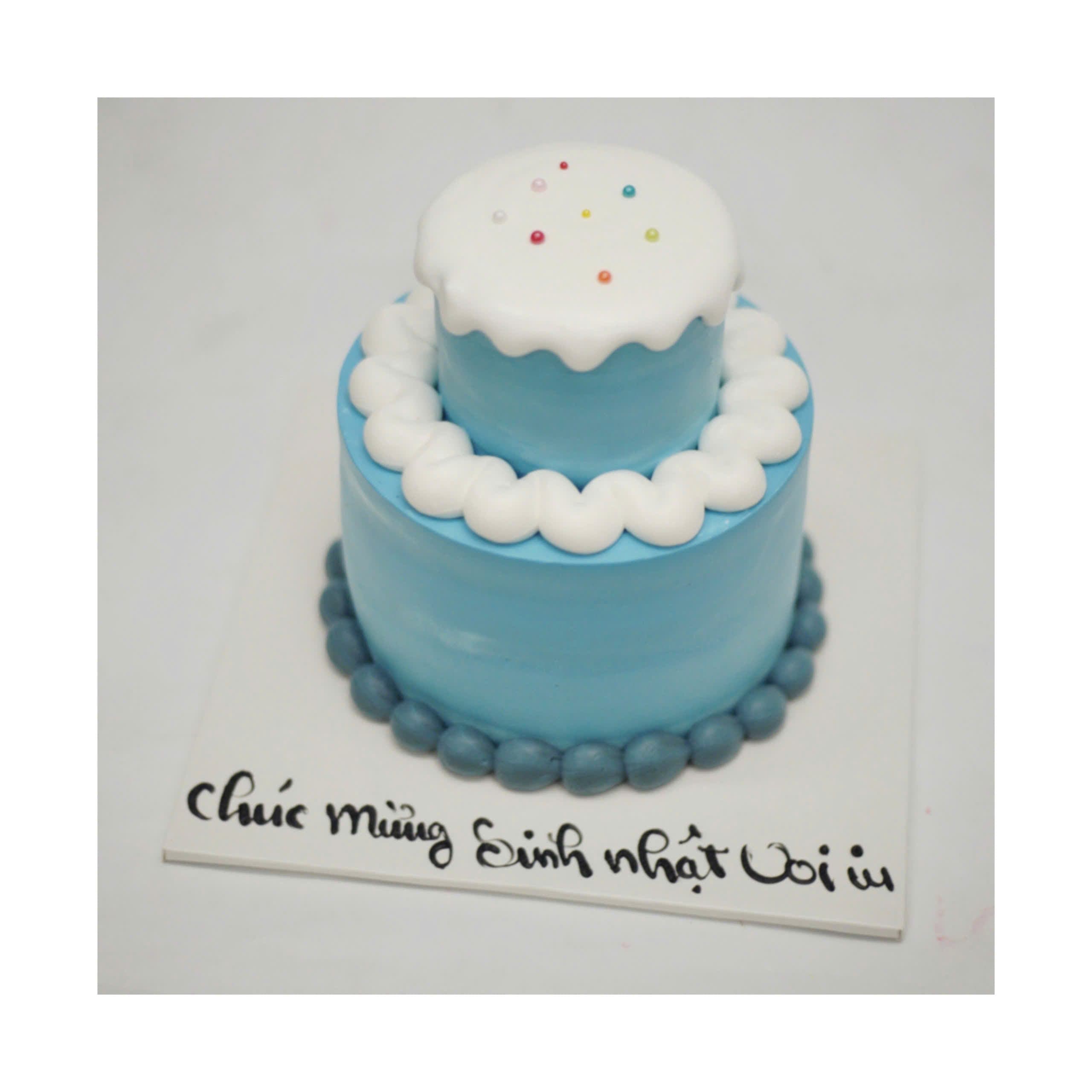 Bánh kem hai tầng màu xanh dương đơn giản