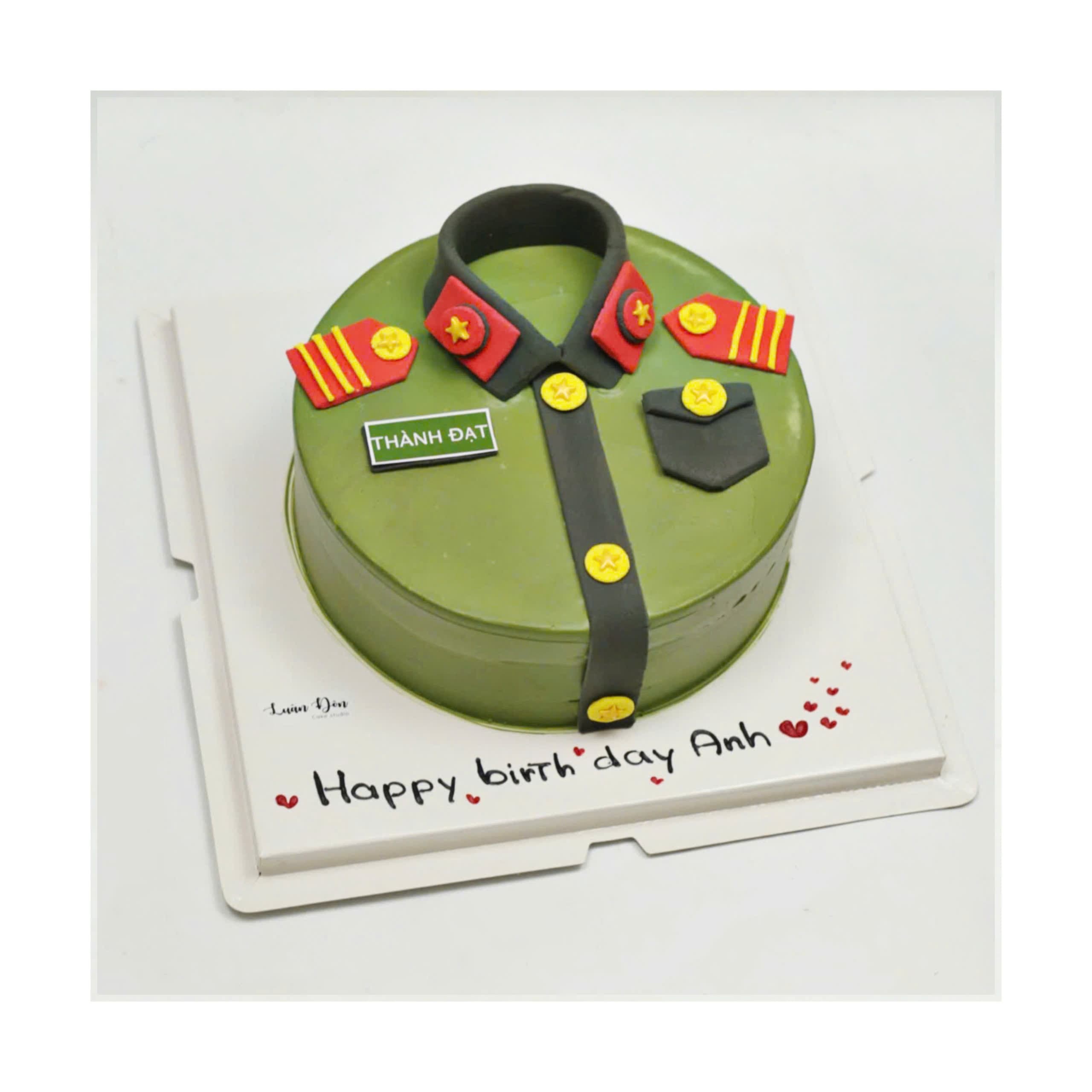 Bánh kem tạo hình quân phục bộ đội