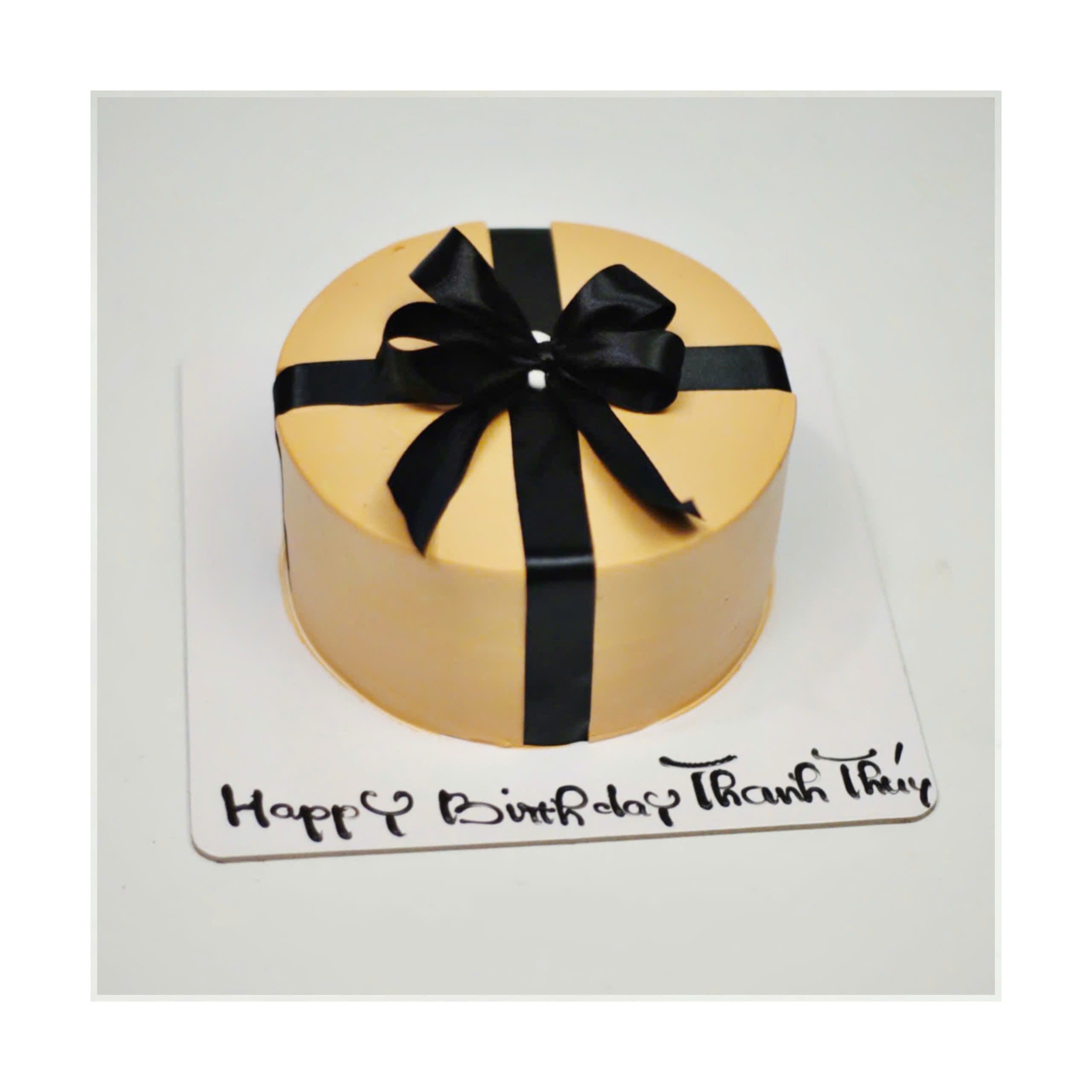 Bánh kem tạo hình hộp quà màu vàng