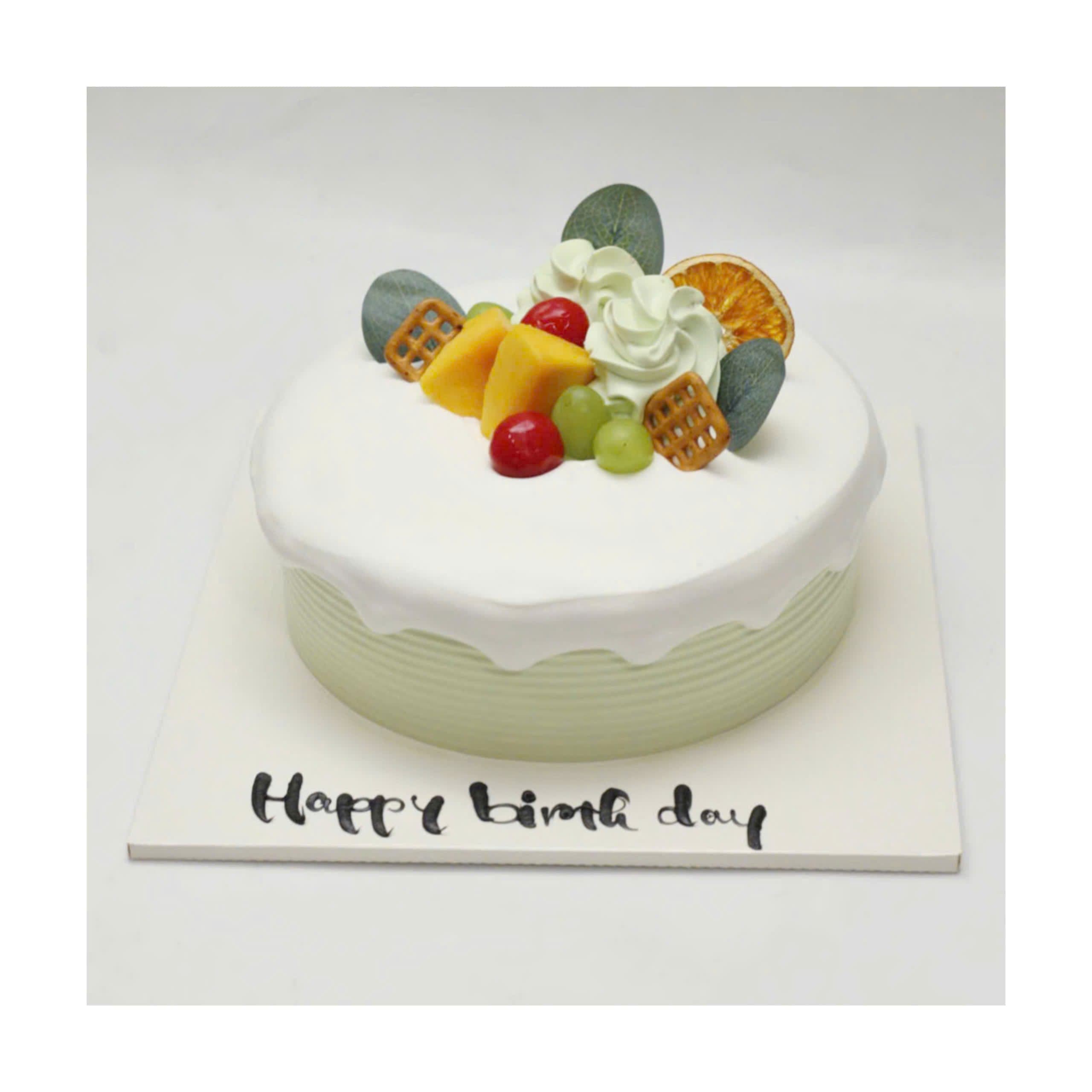 Bánh kem trái cây decor nhẹ nhàng