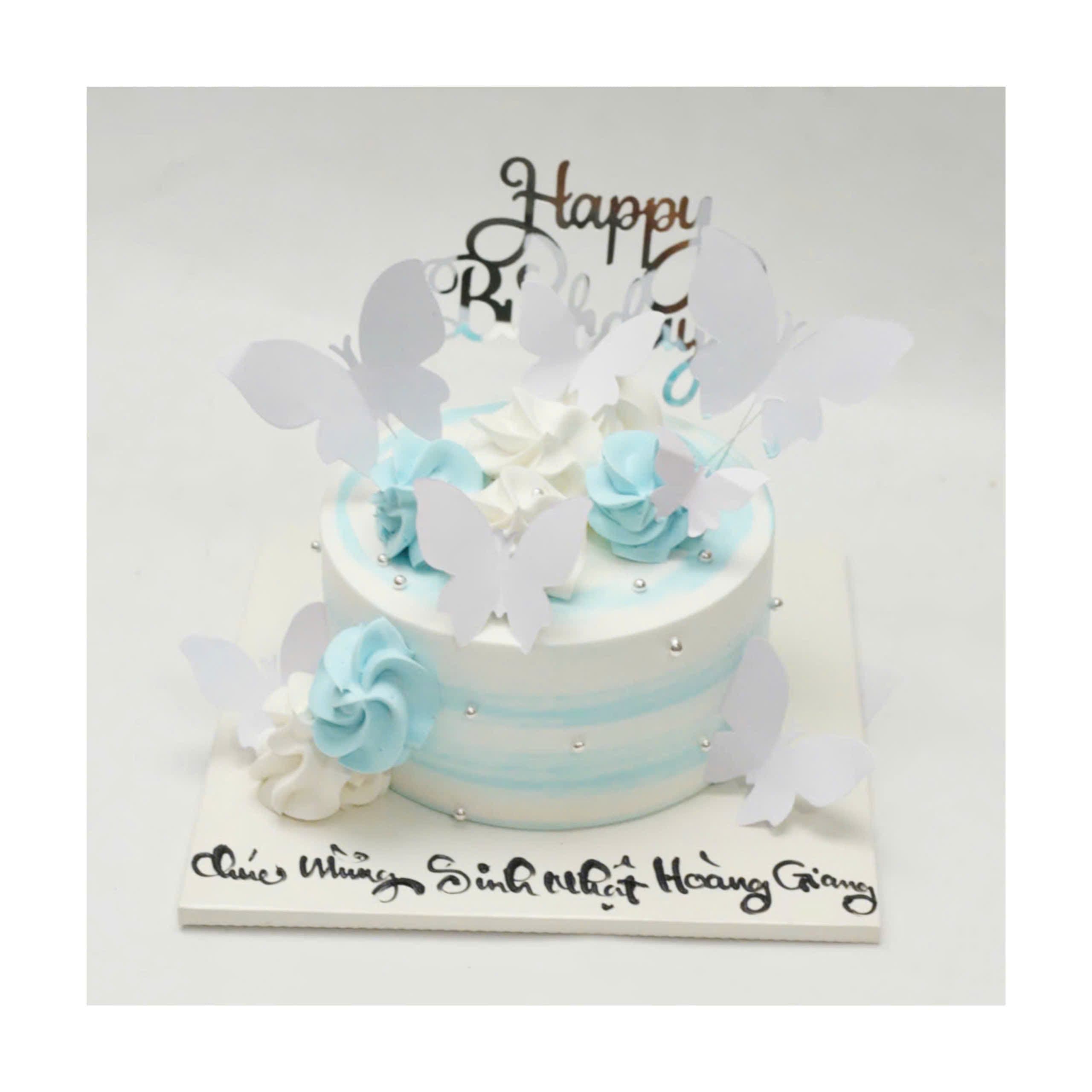 Bánh kem bướm trắng xanh tone dịu nhẹ