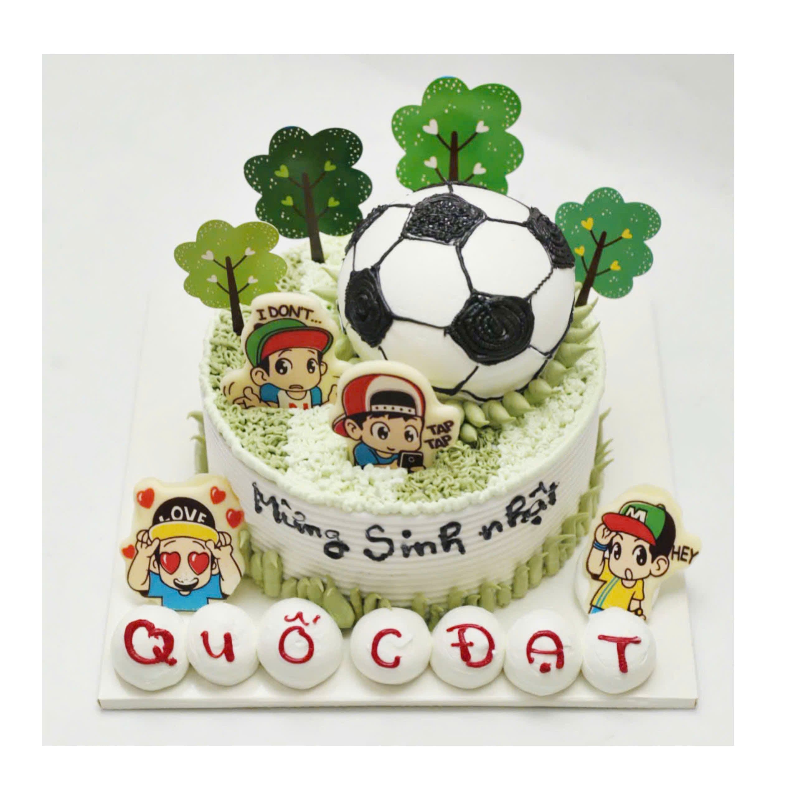 Bánh kem bóng đá và nhân vật hoạt hình