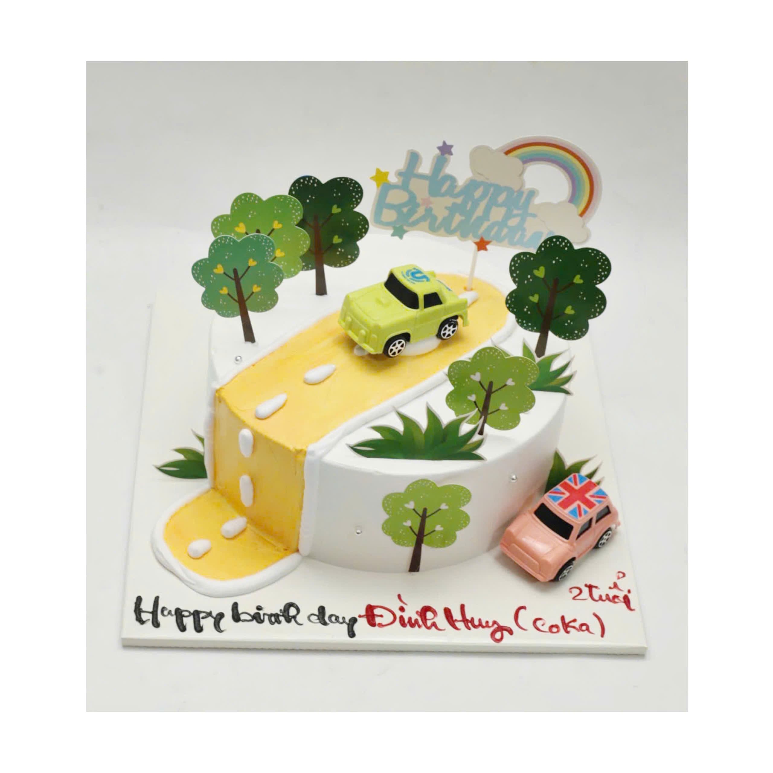 Bánh kem ô tô đường đua cho bé