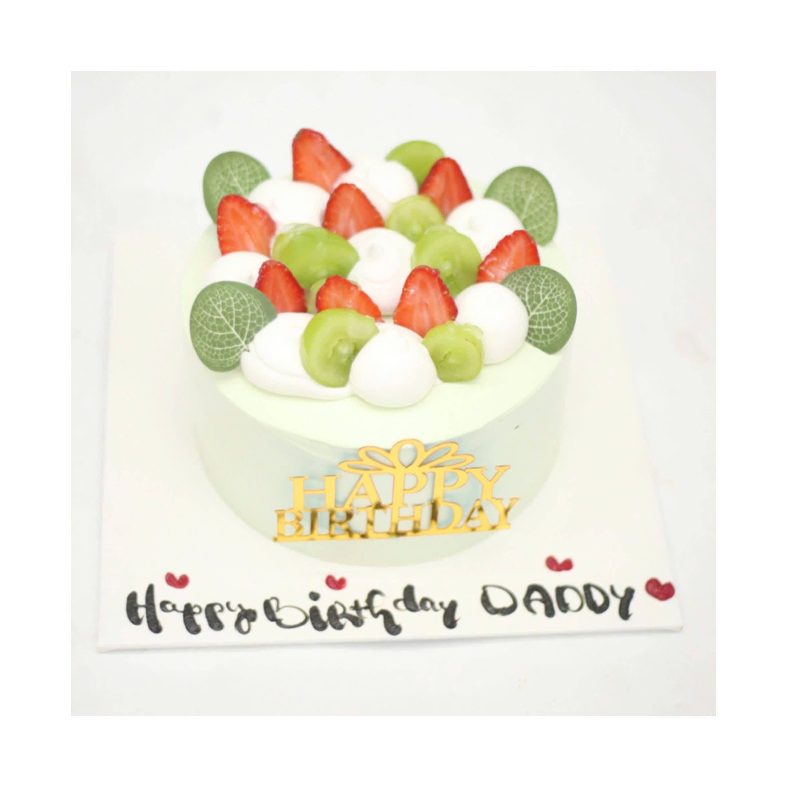 Bánh kem trang trí dâu tây cho bố