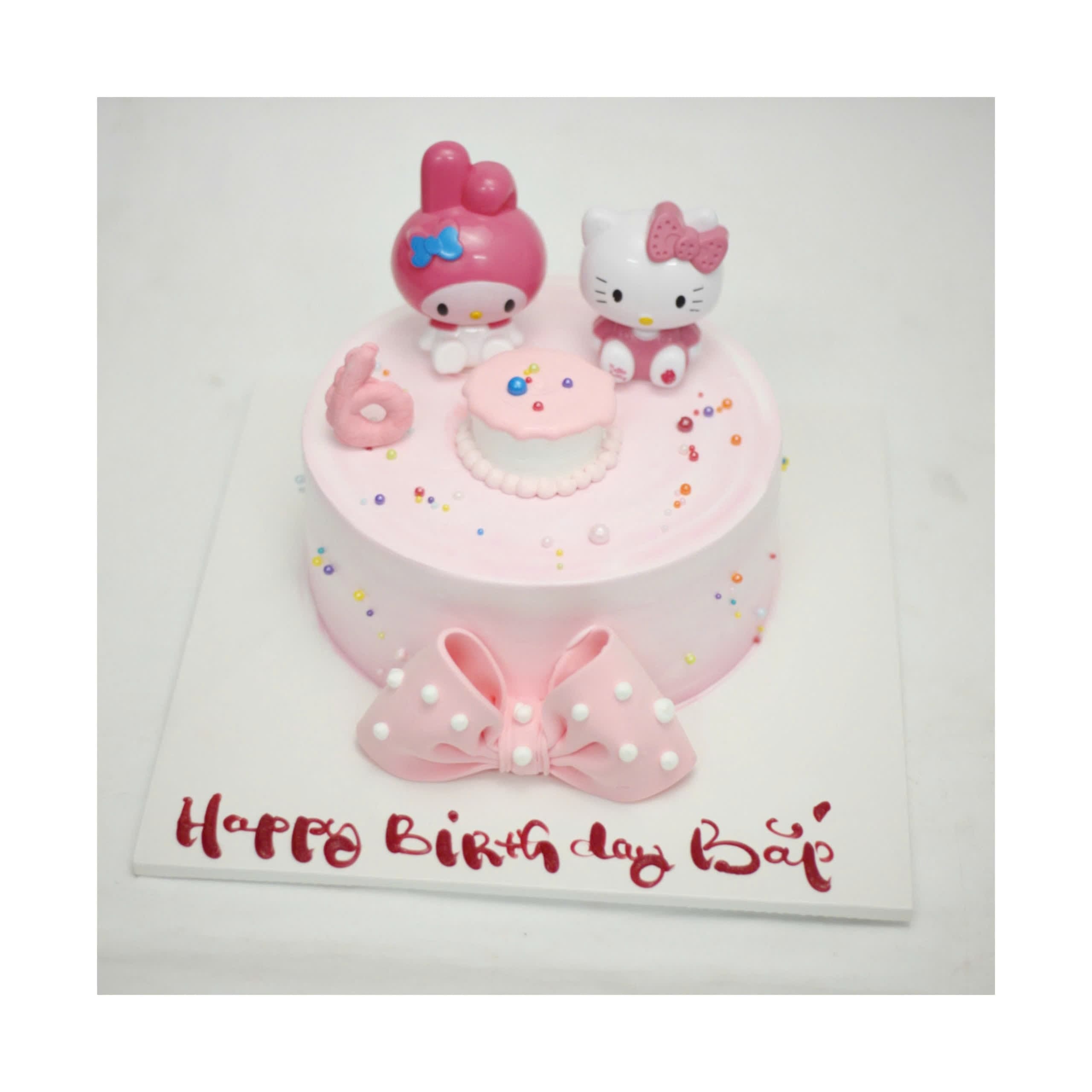 Bánh kem màu hồng Hello Kitty