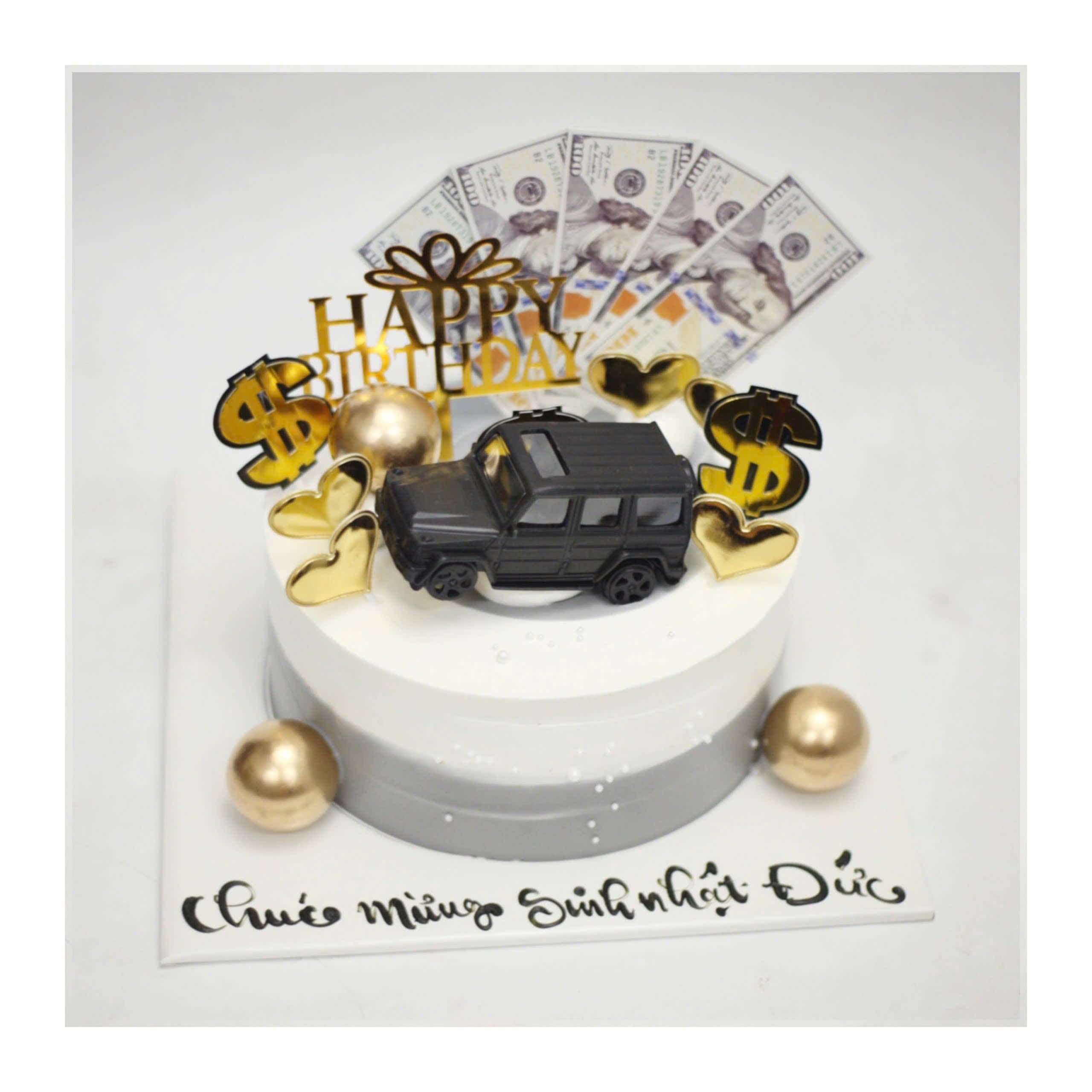 Bánh kem xe hơi sang trọng và tiền
